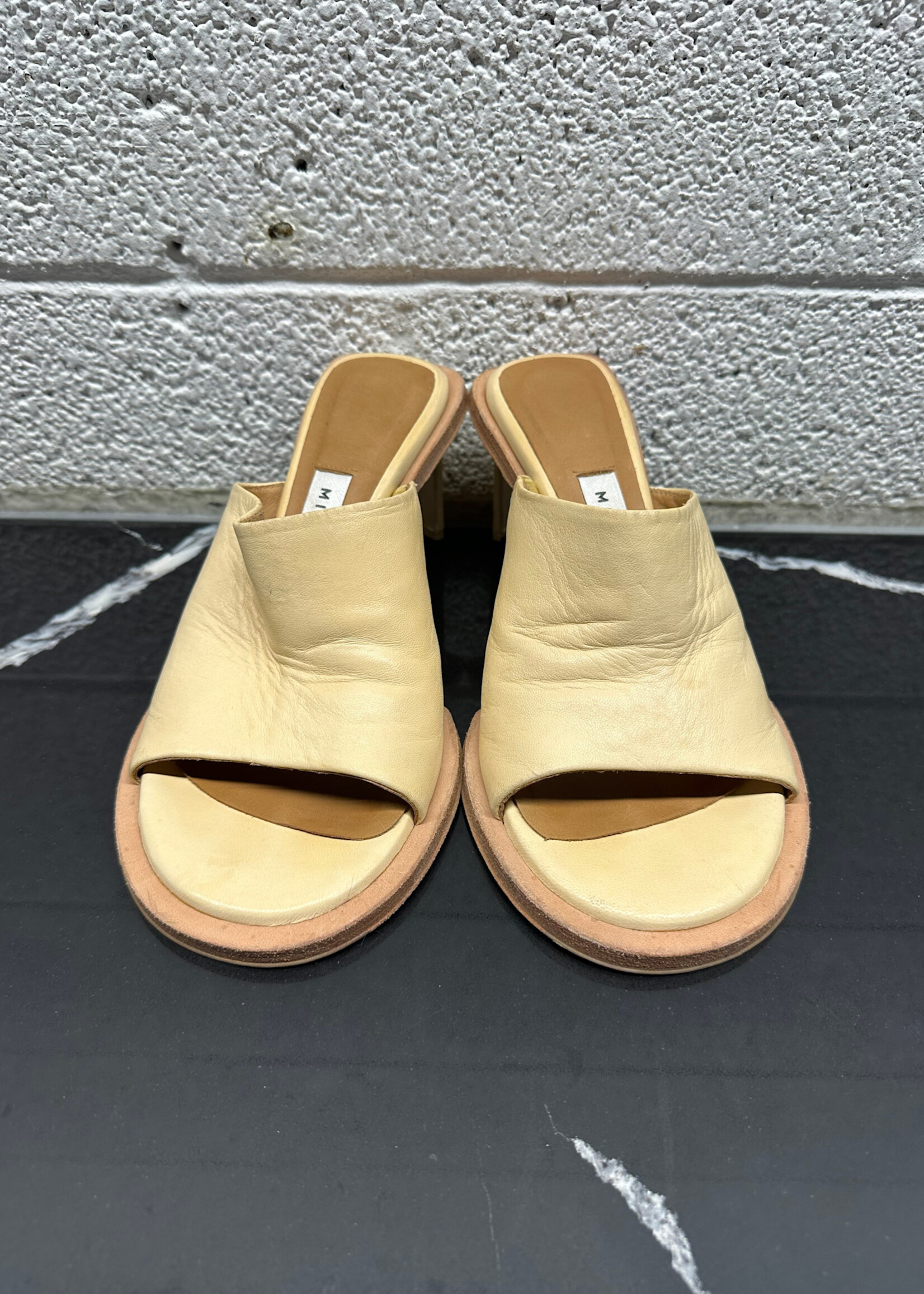 MIISTA BEIGE CIRCULAR HEEL 6