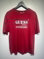 GUESS X PLEASURES RED LOGO TEE L