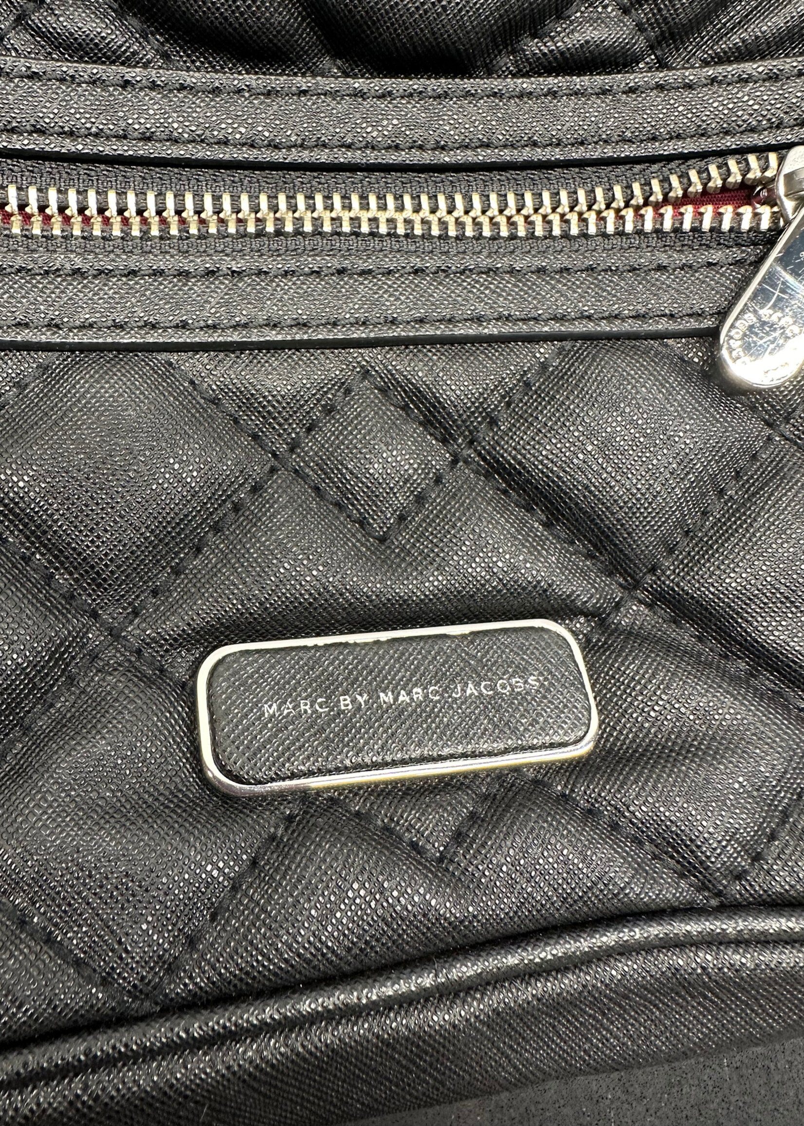 MARC JACOBS BLACK LEACH PUFFER BAG
