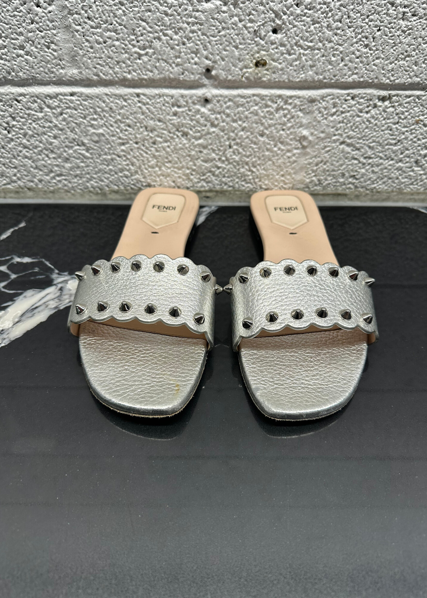 Fendi Silver Spiked Flat Sandals Fem 39/8
