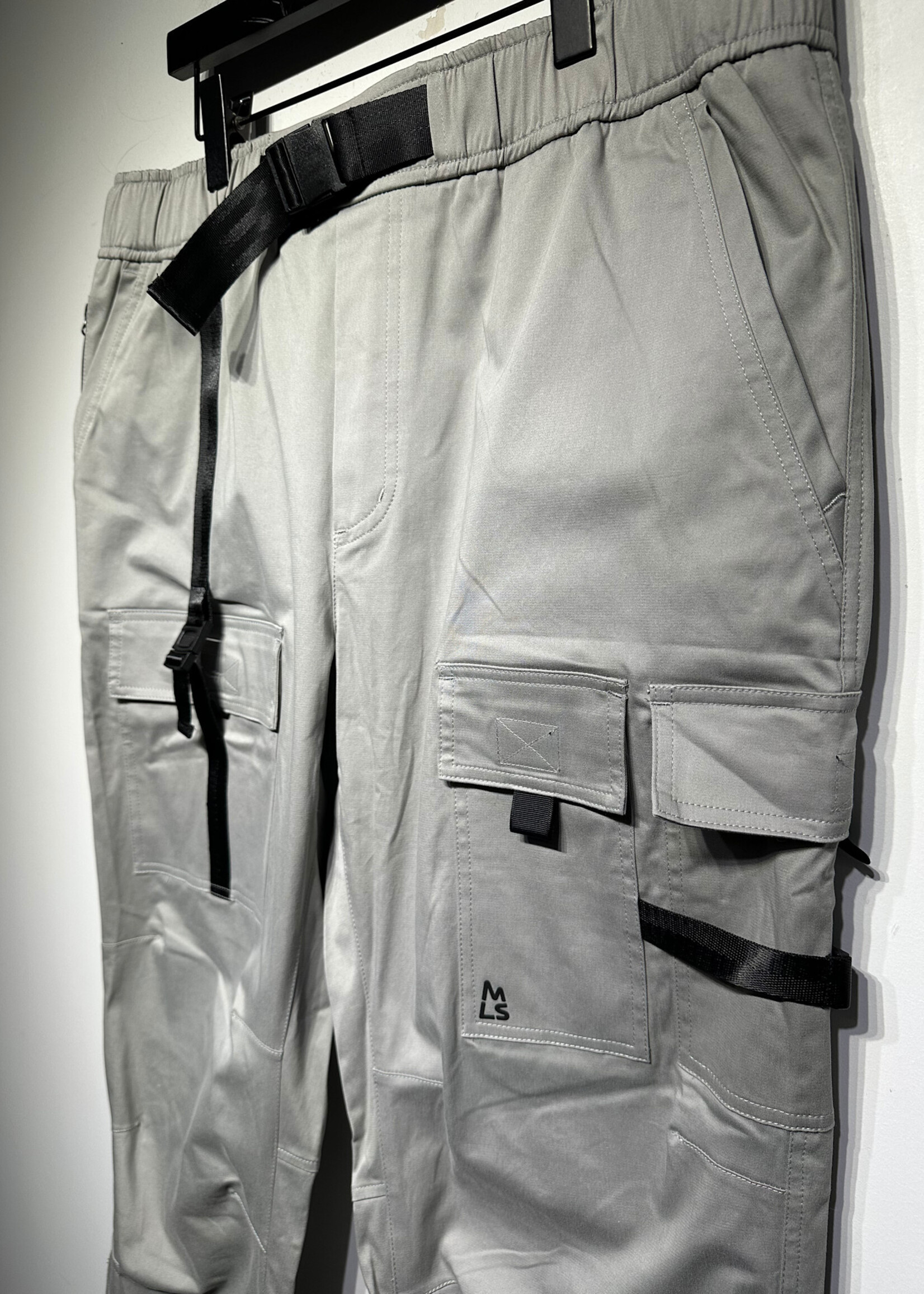 NWT Magnlens Grey Cargo Pants Masc 36