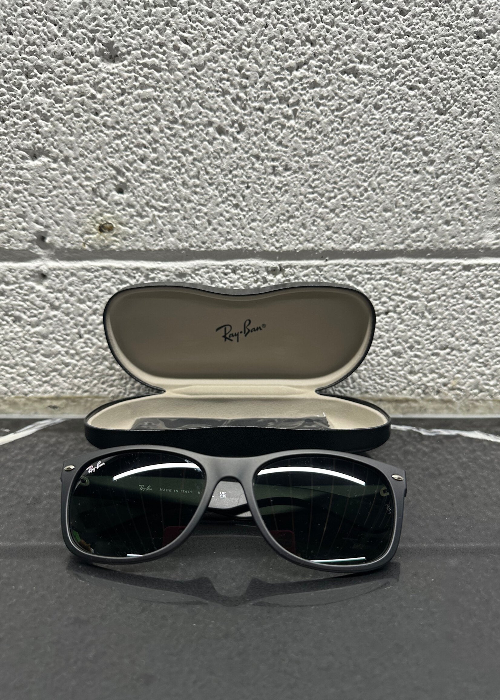 Ray Ban RB2132 W CASE