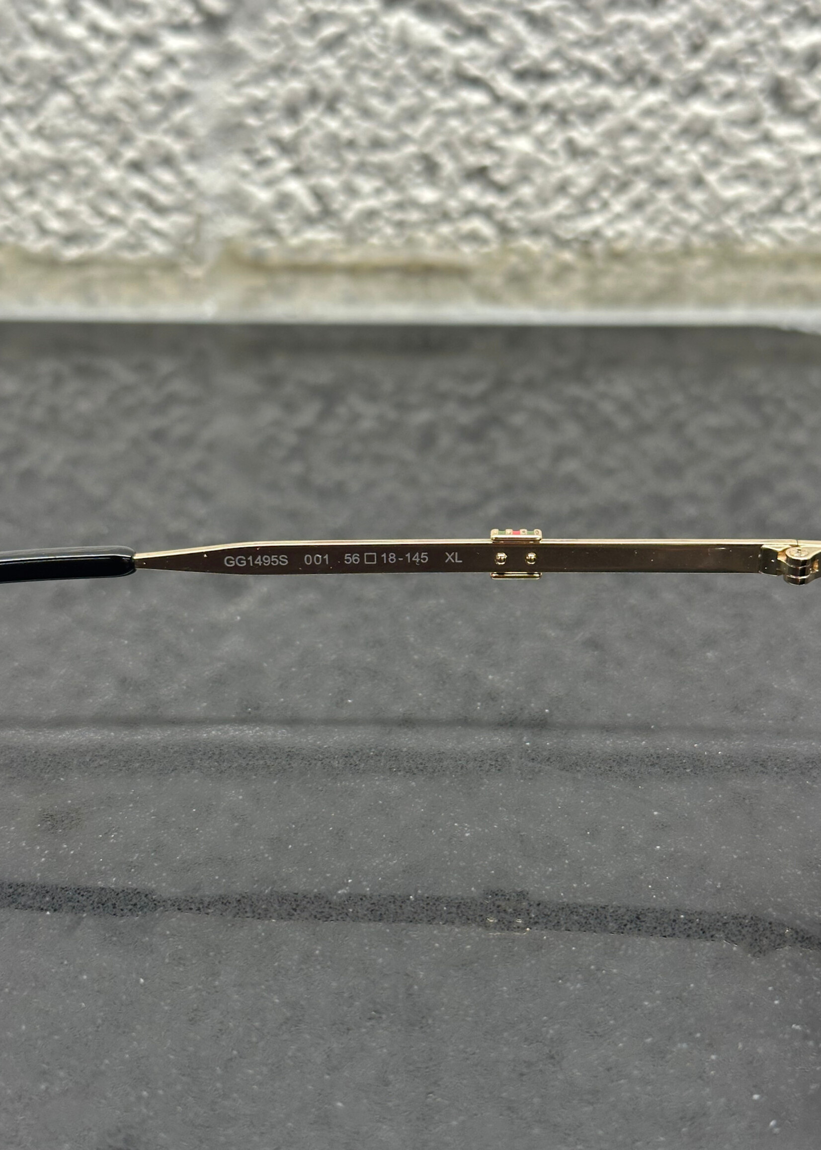 Gucci 1495 Sunglasses W CASE