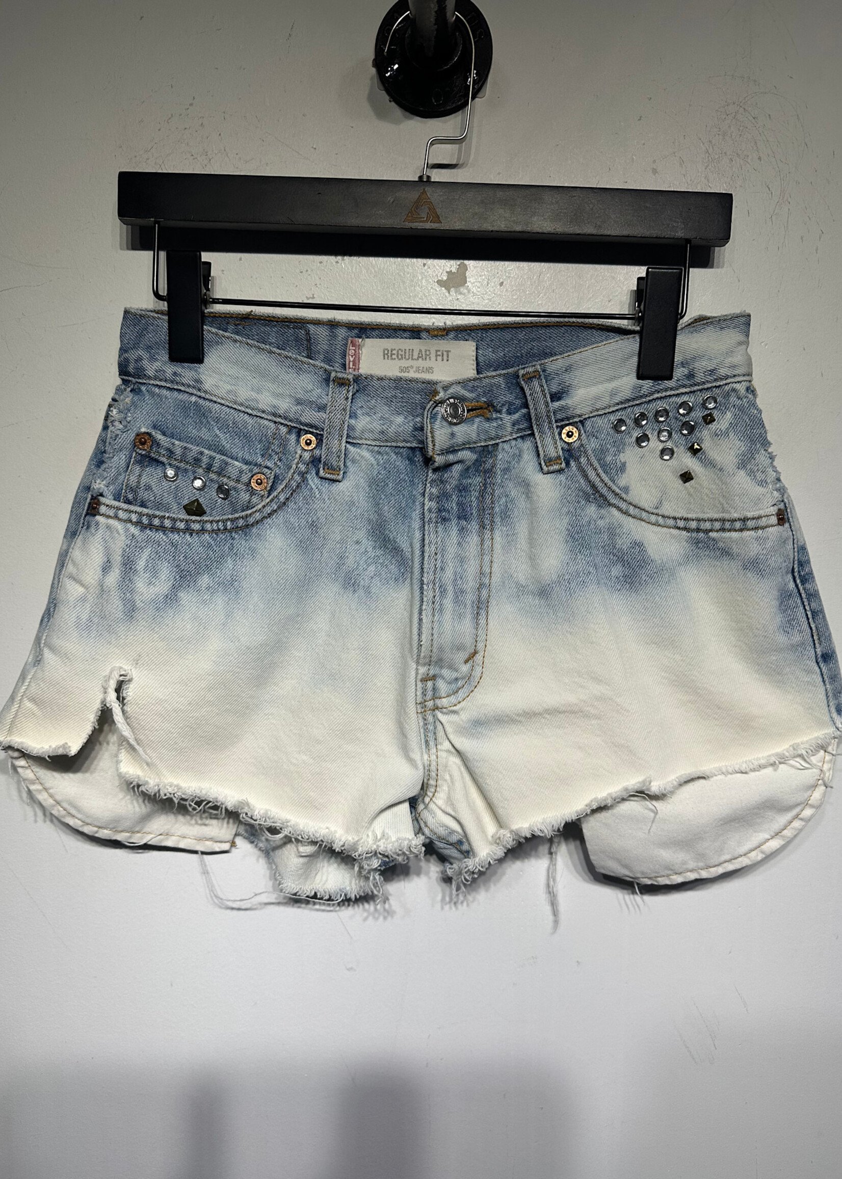 LEVI'S ACID WASH STUDDED SHORTS 28