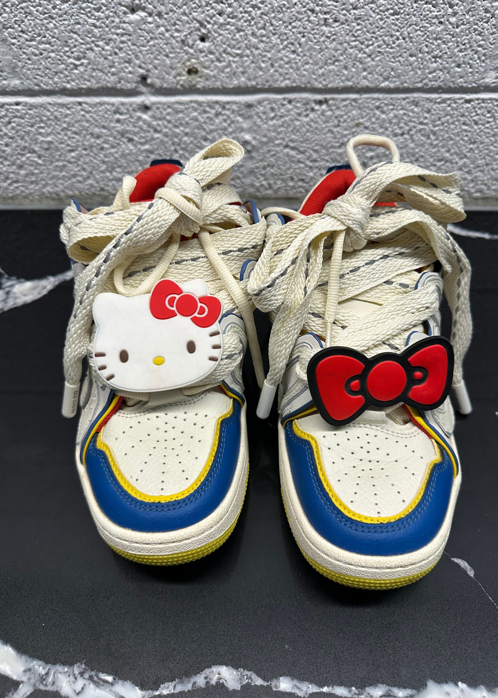 Old Order X Hello Kitty Skate Sneaker Fem 8