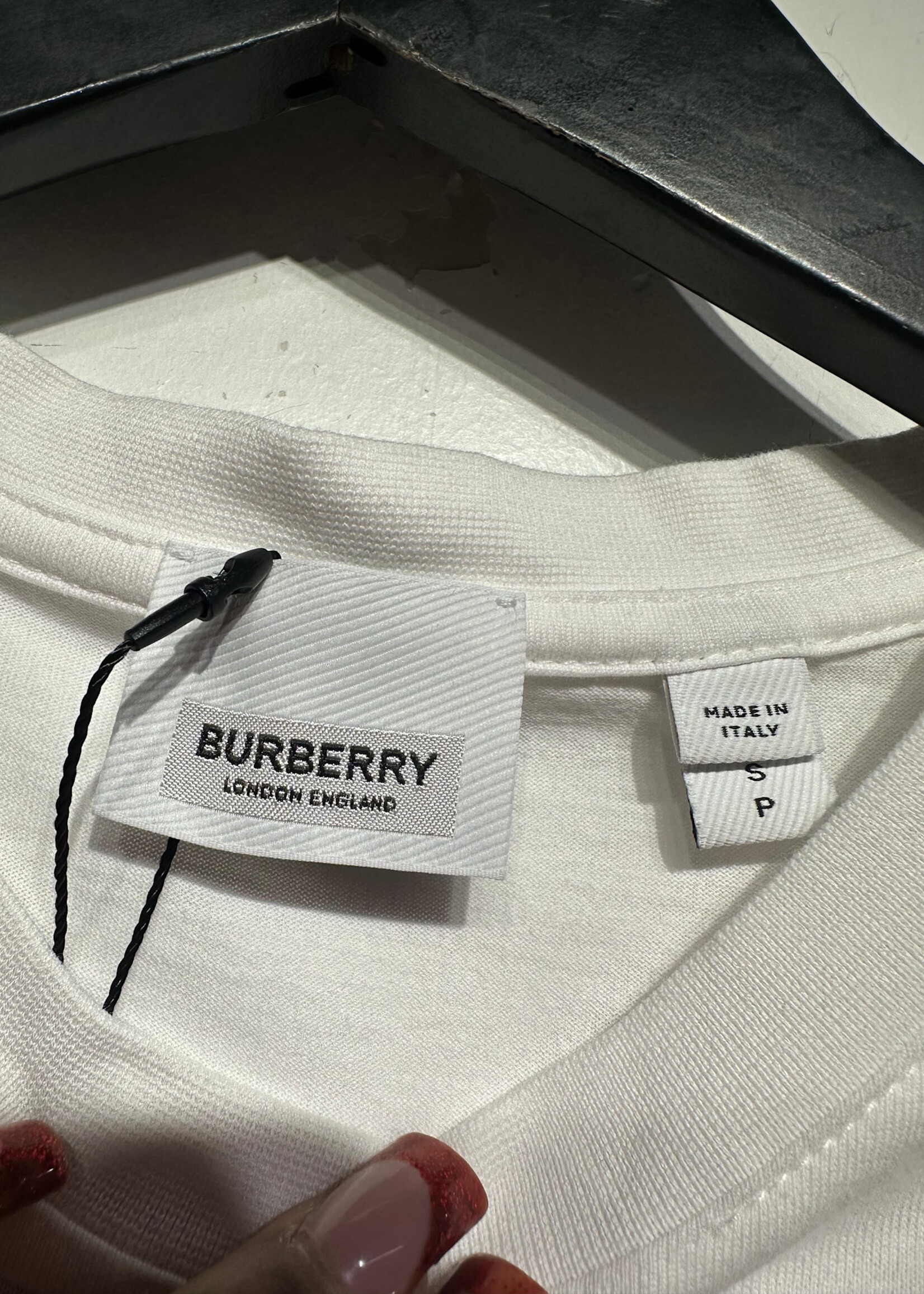 Burberry Universal Passport Red White Tank Masc S