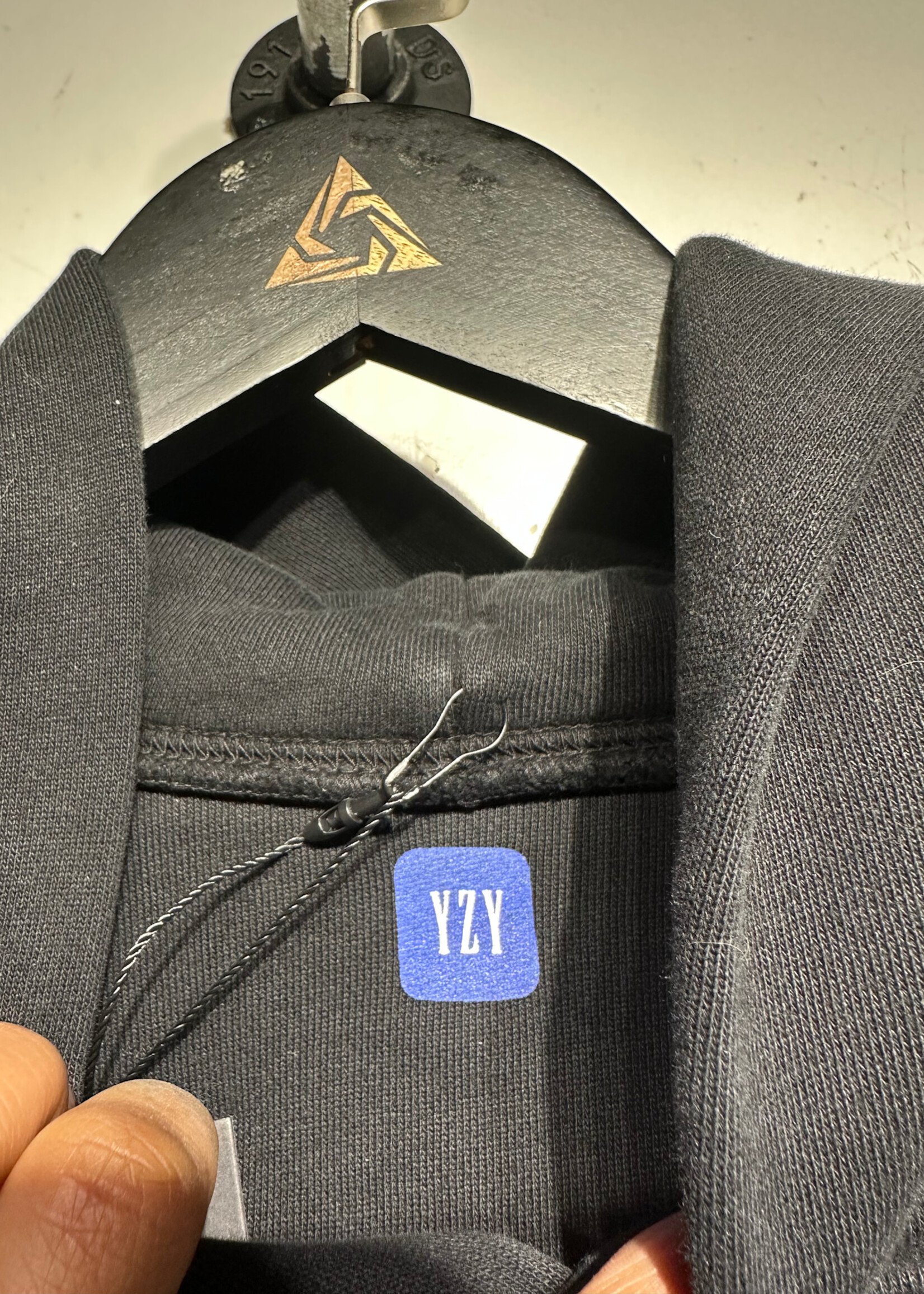 Yzy Gap Cropped Black Hoodie M