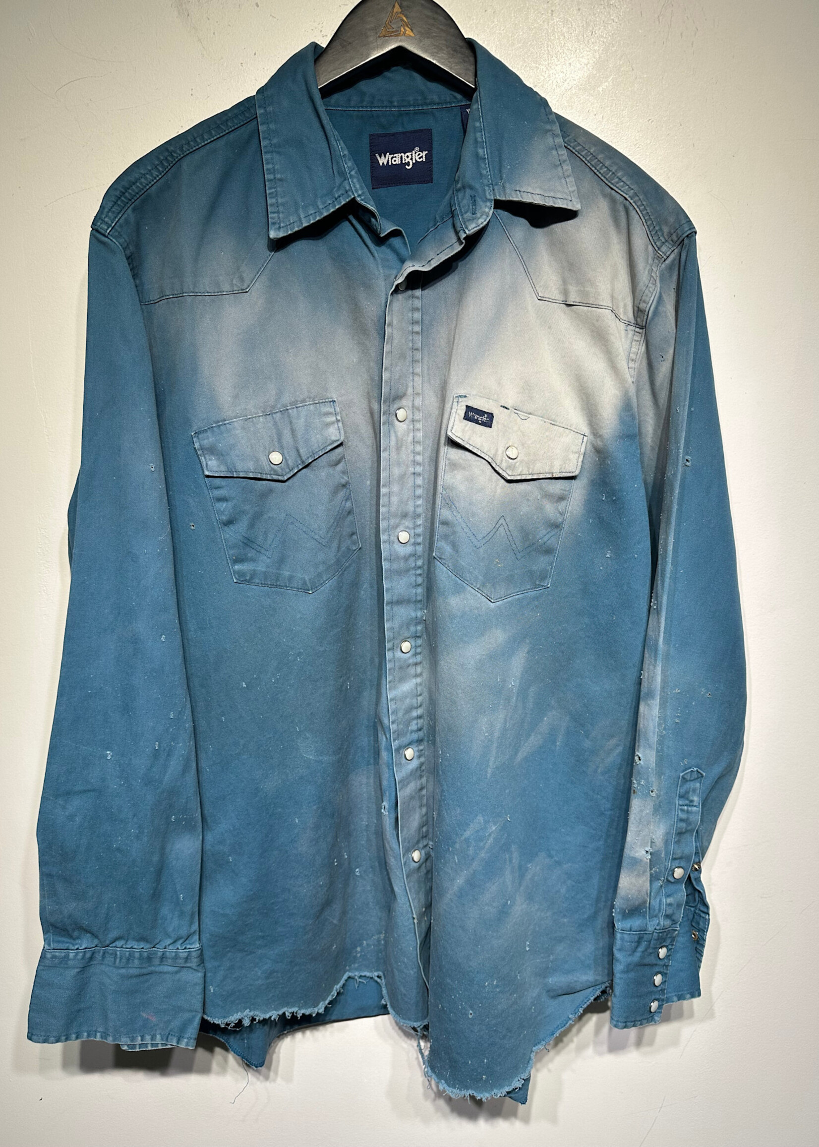 Wrangler Sun Faded Distressed Blue Snap BU XL