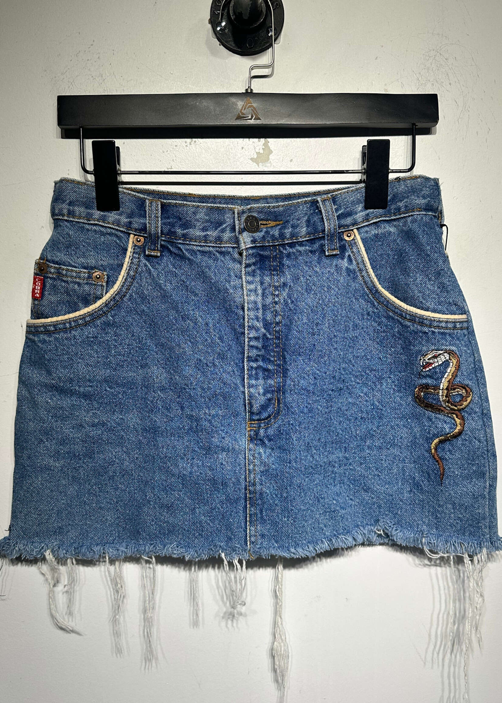 Cobra Embriodered Snake Denim Skirt Fem 28"