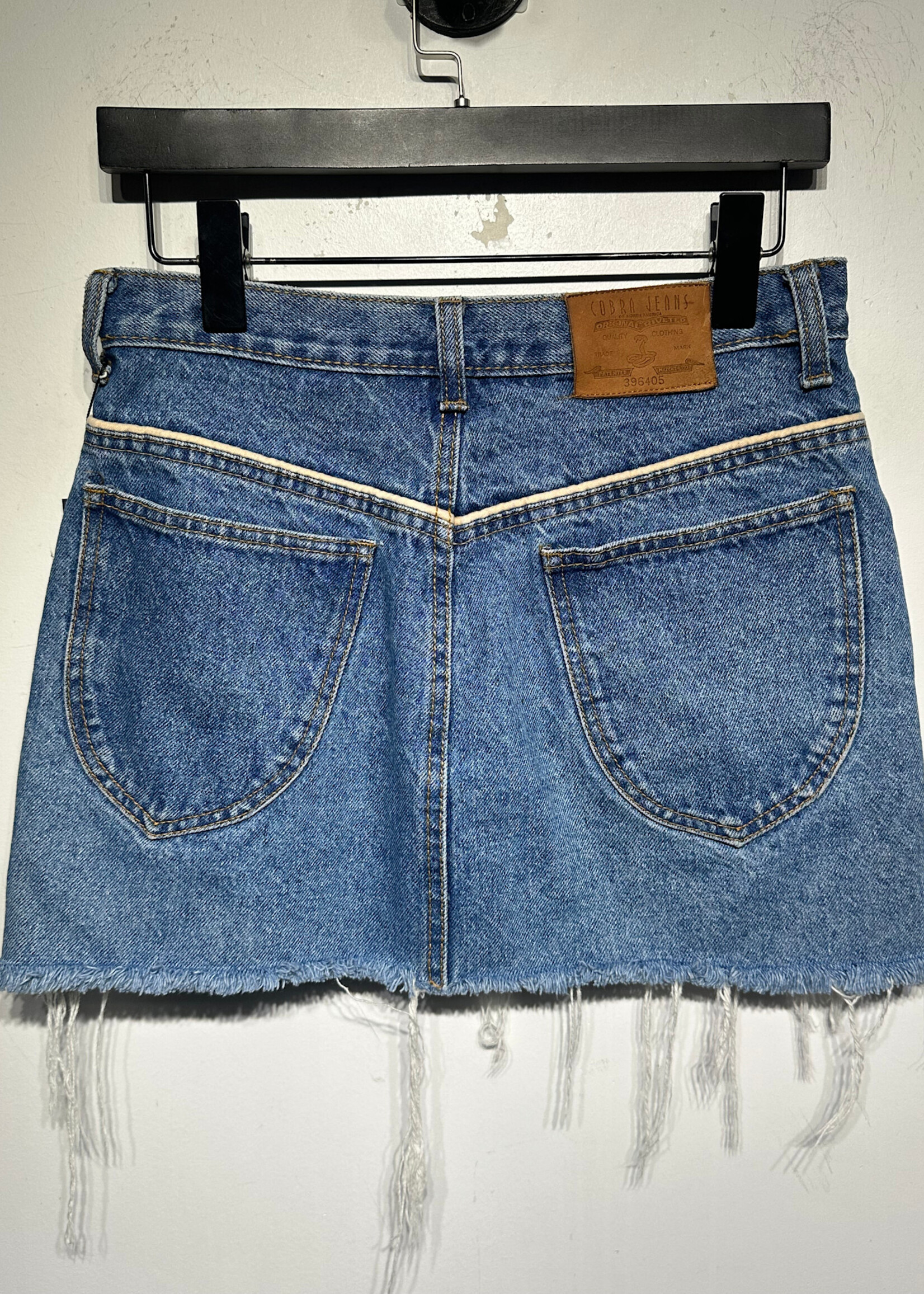 Cobra Embriodered Snake Denim Skirt Fem 28"