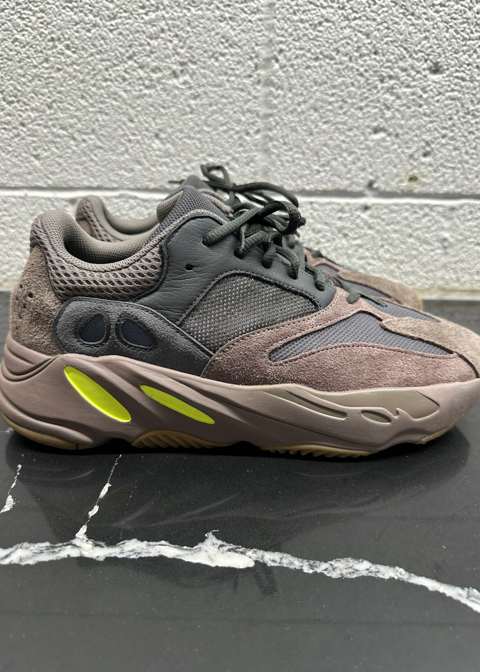 Yeezy Boost 700 Mauve Sneakers Masc 9.5