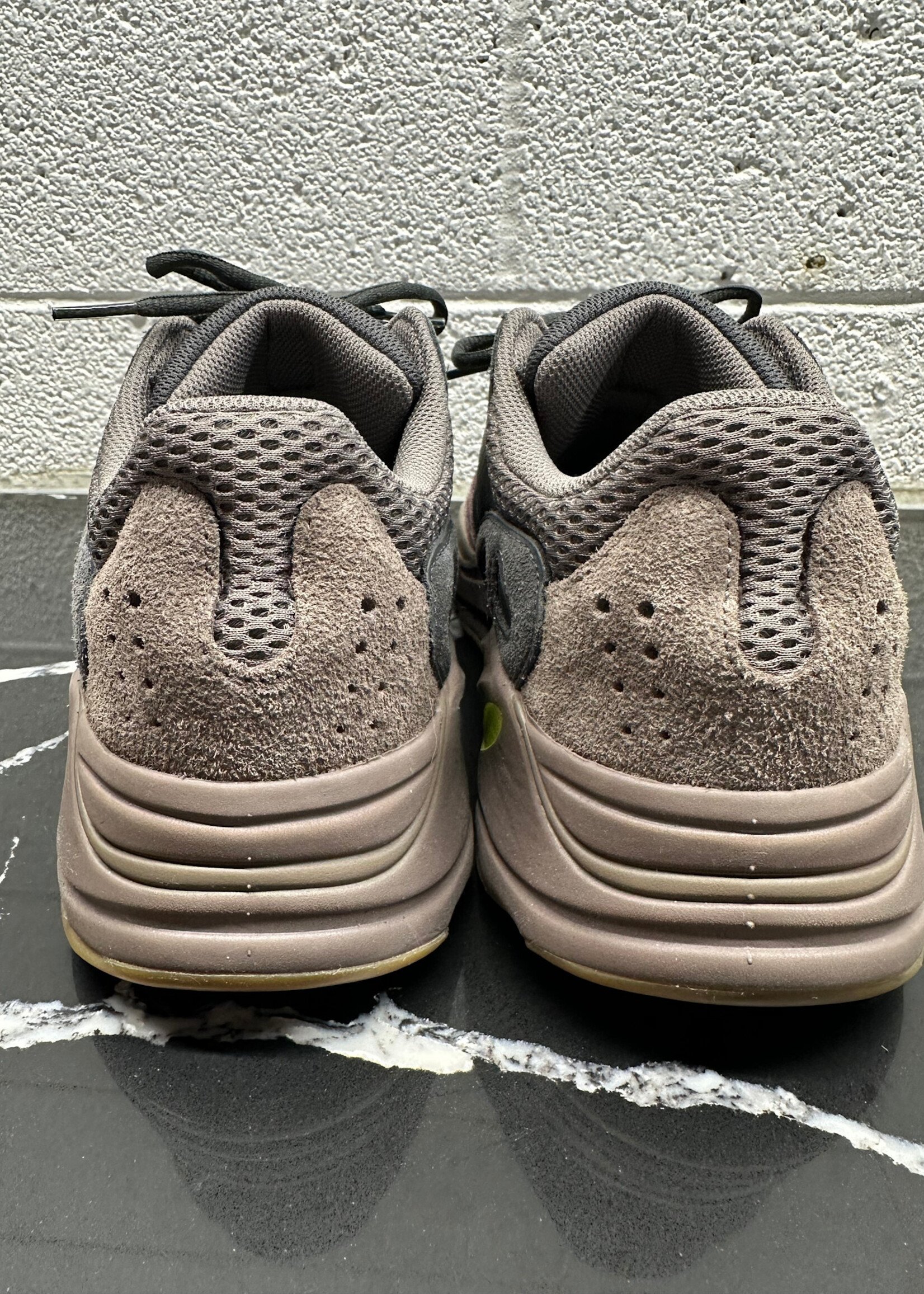 Yeezy Boost 700 Mauve Sneakers Masc 9.5