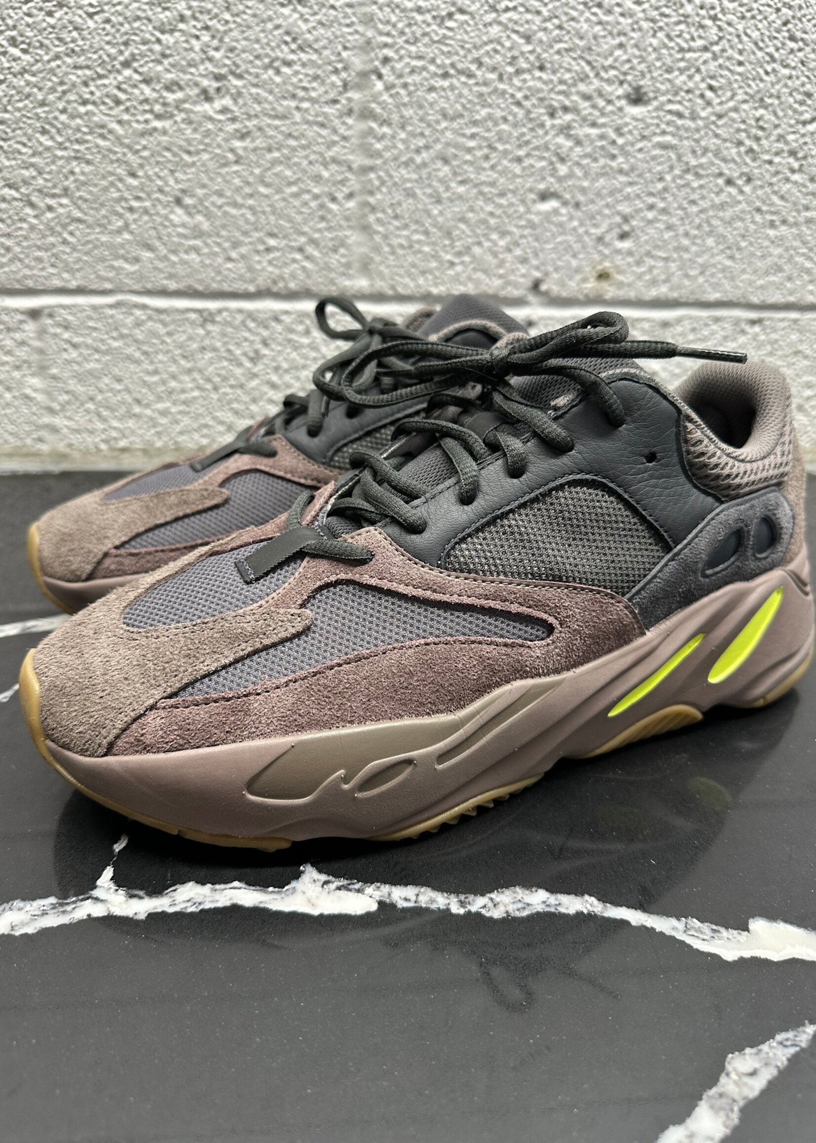 Yeezy Boost 700 Mauve Sneakers Masc 9.5