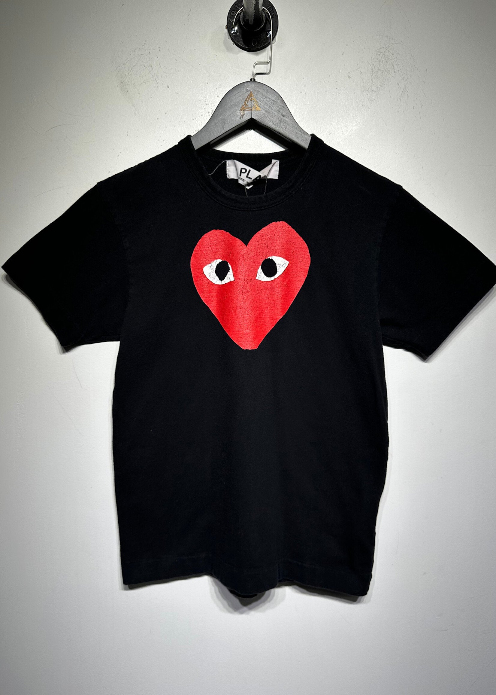 Play CDG Black Crackled Heart Tee Fem S