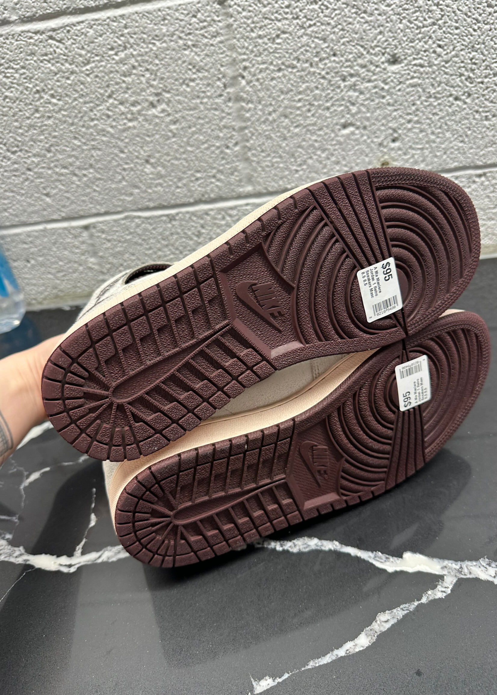 A Ma Maniere Jordan 1 Retro Sneakers Masc 8.5