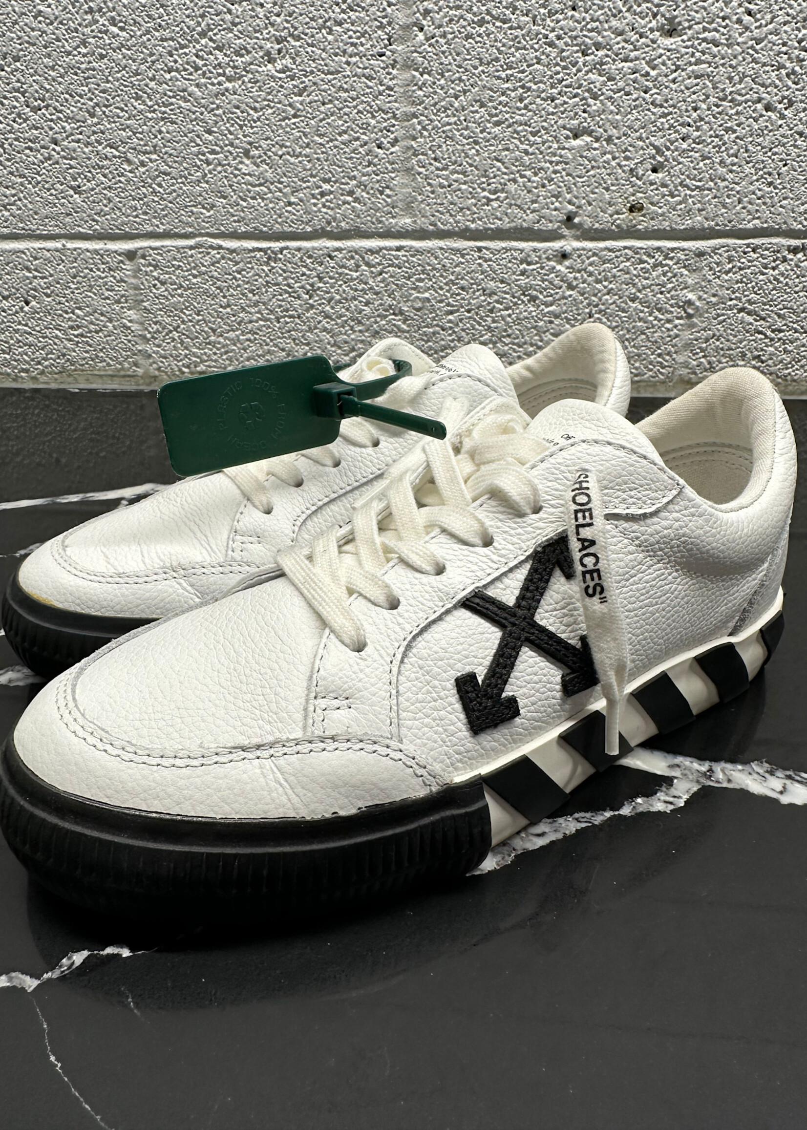 Off White Vulcanized Low Sneakers 37/6.5