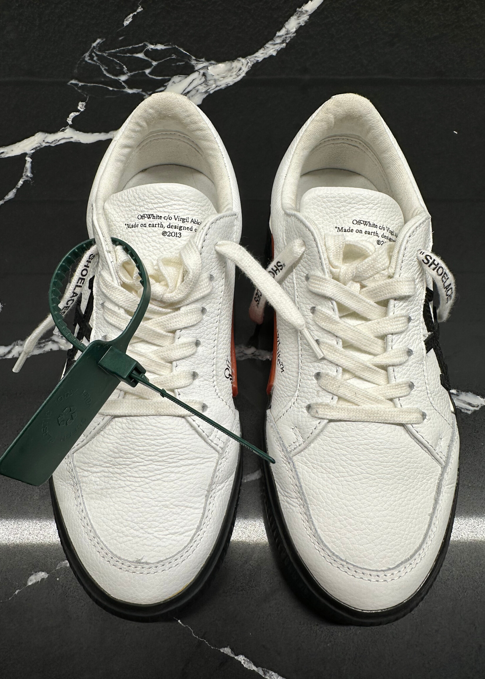 Off White Vulcanized Low Sneakers 37/6.5