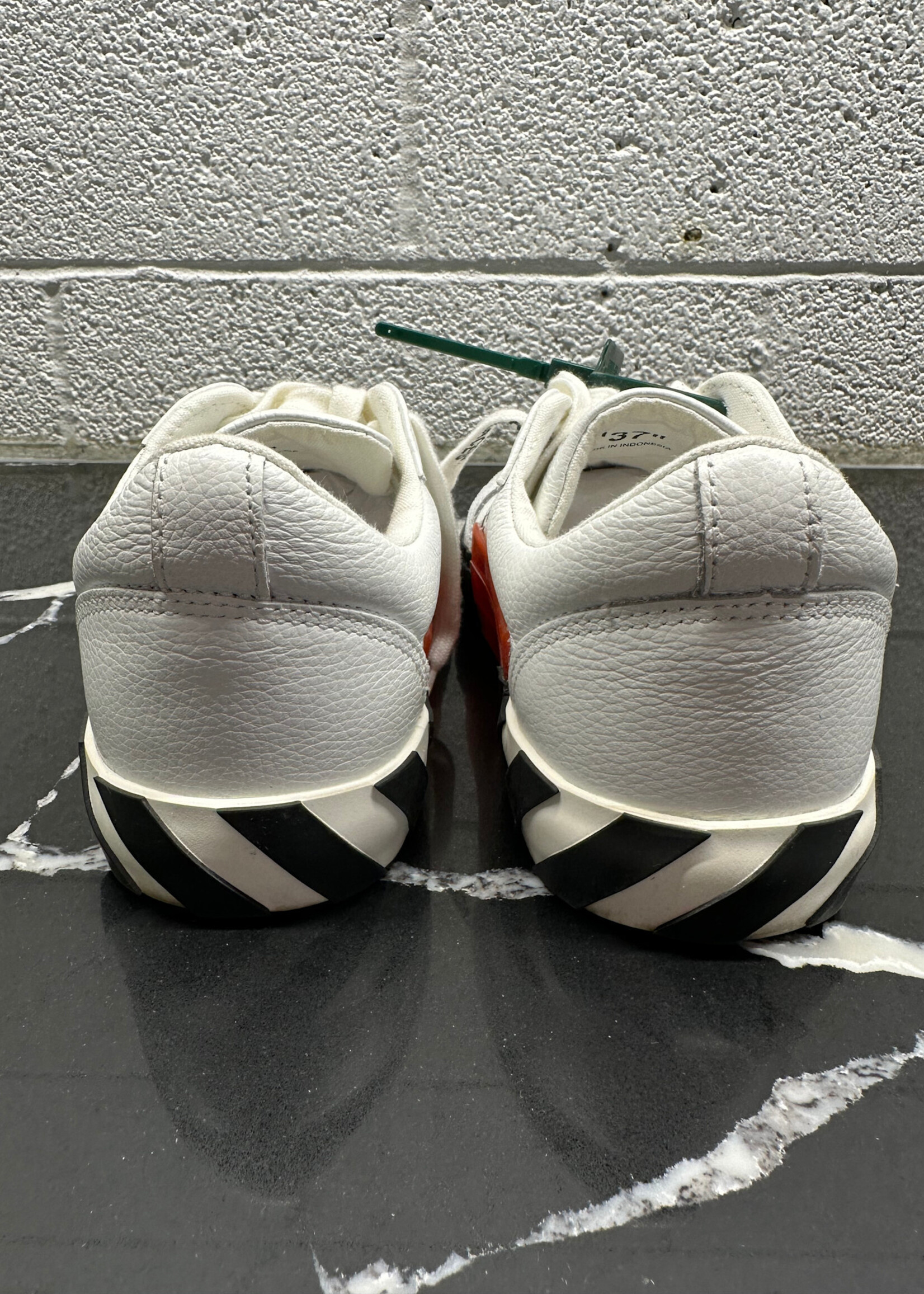 Off White Vulcanized Low Sneakers 37/6.5