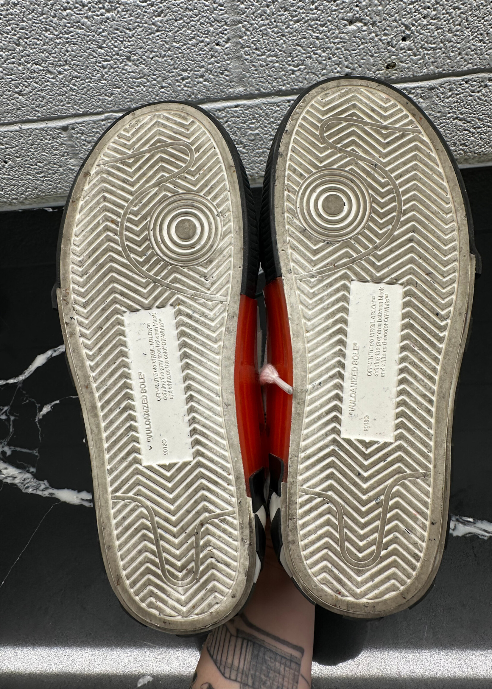 Off White Vulcanized Low Sneakers 37/6.5