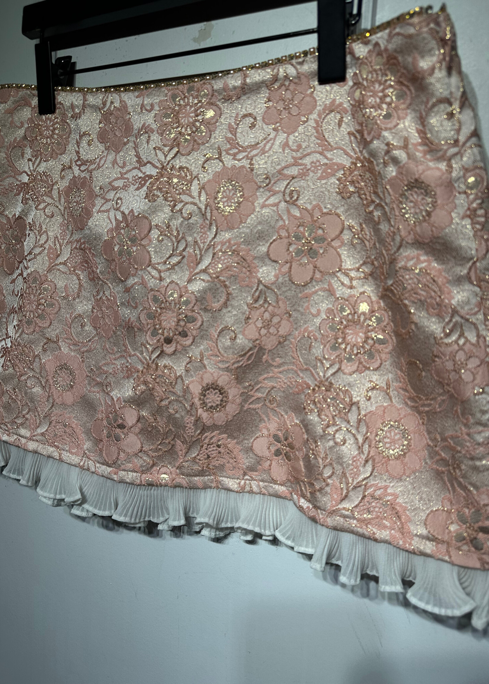 NT Kimchi Blue Pink Ruffle Trim Skirt 32