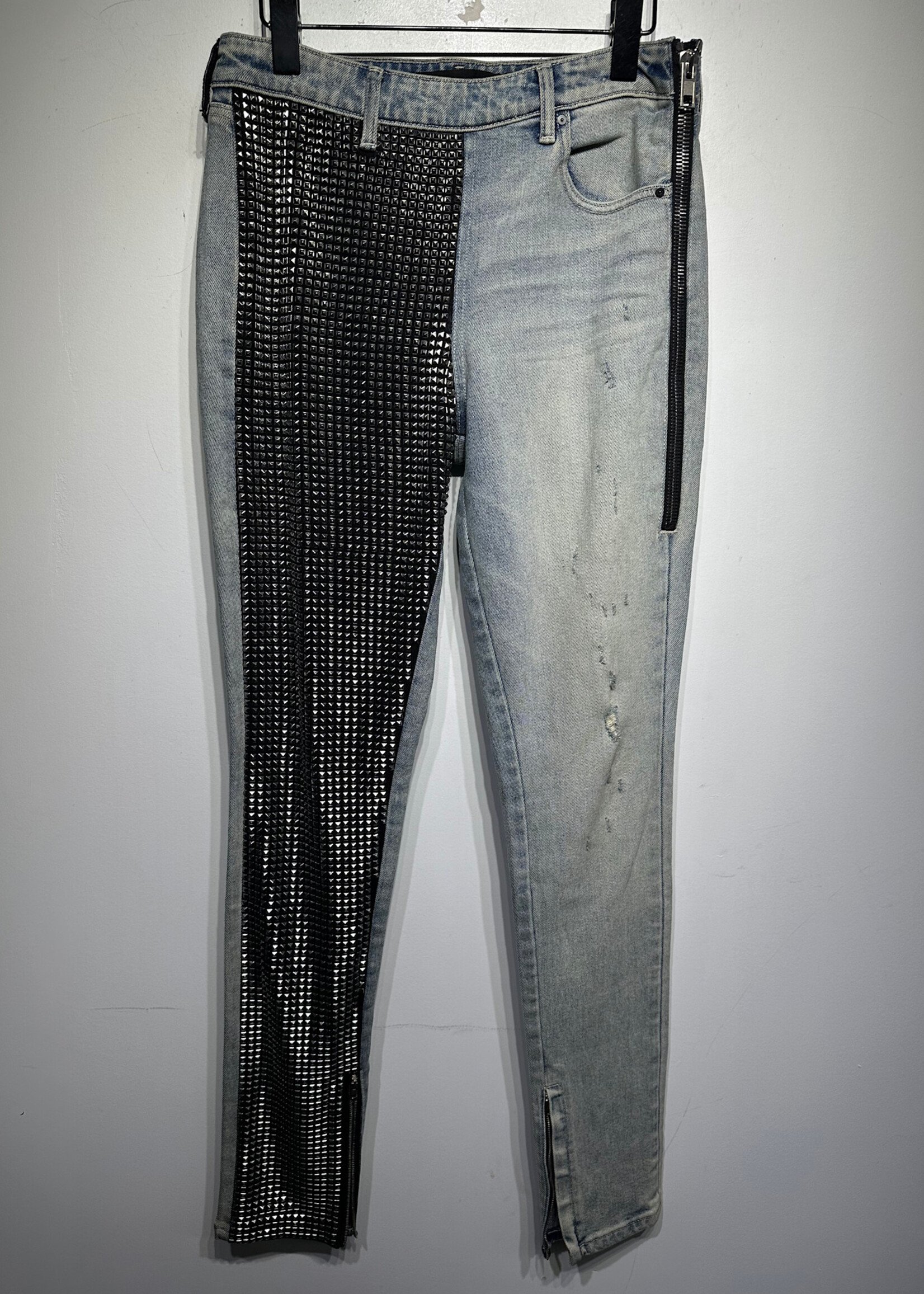 Alexander Wang Studded Jeans 28 Measure 30"