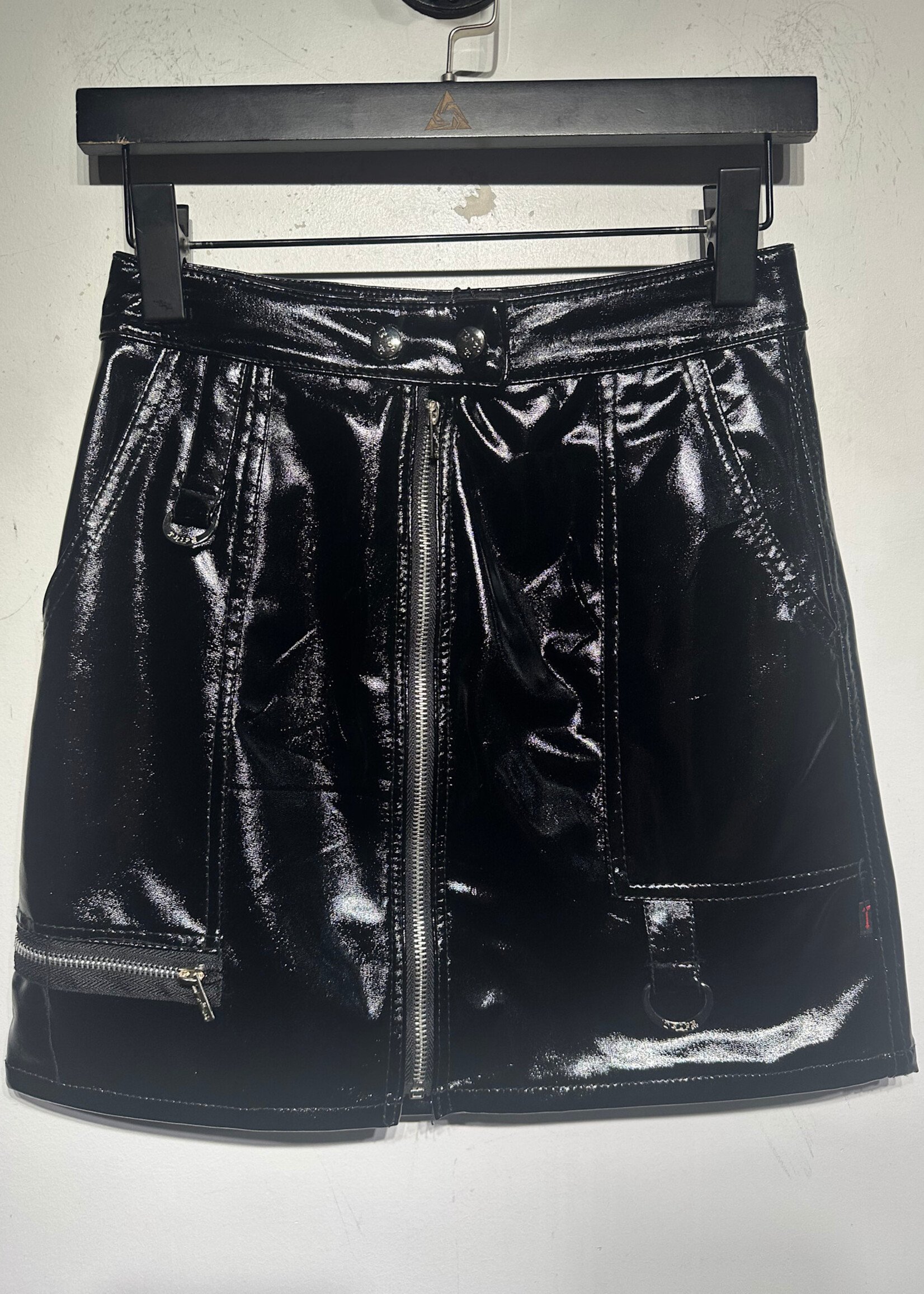 Tripp NYC Black Patent Leather Skirt Fem 25"