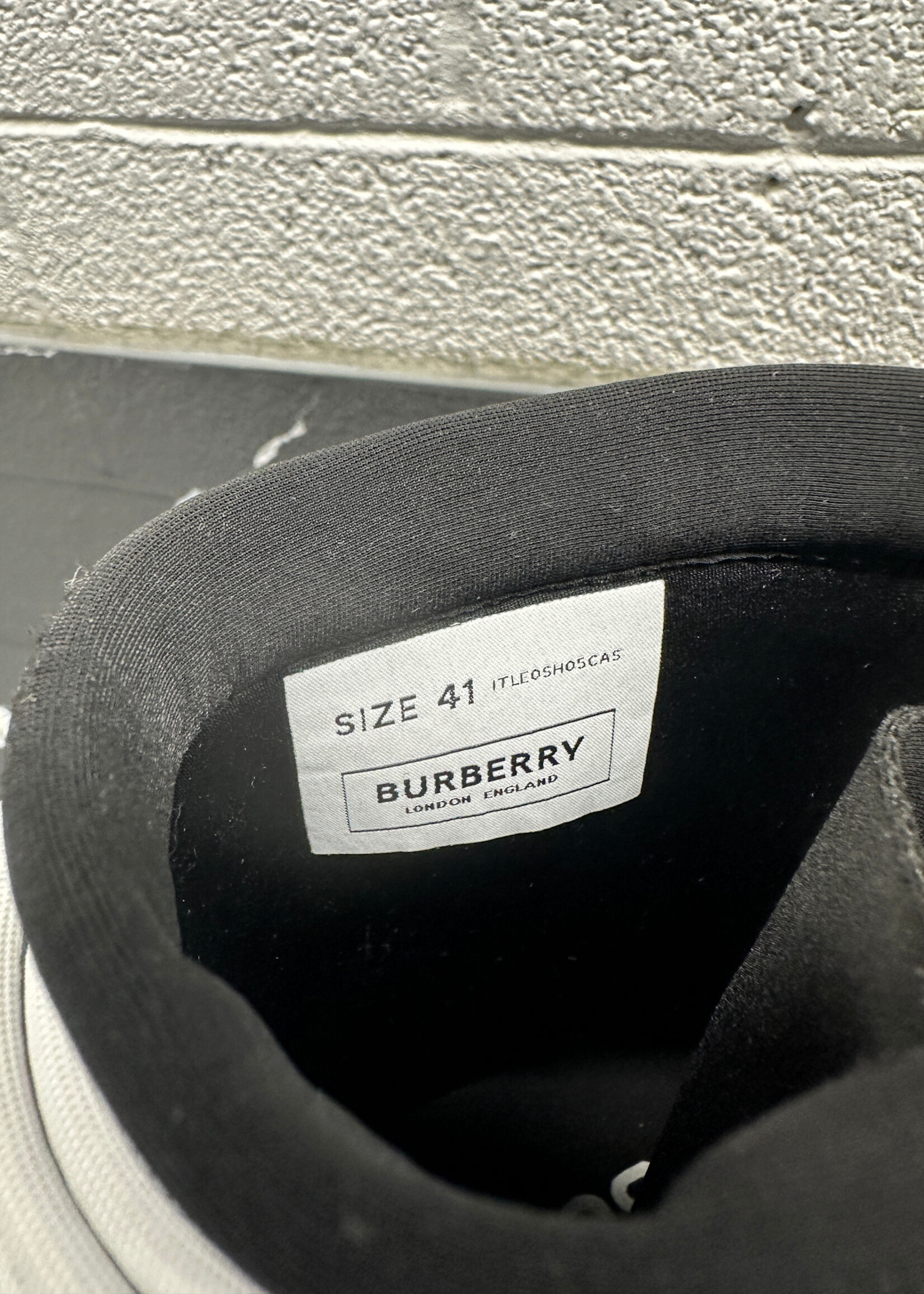 Burberry Black High Top velcro Sneakers 41/Masc 8