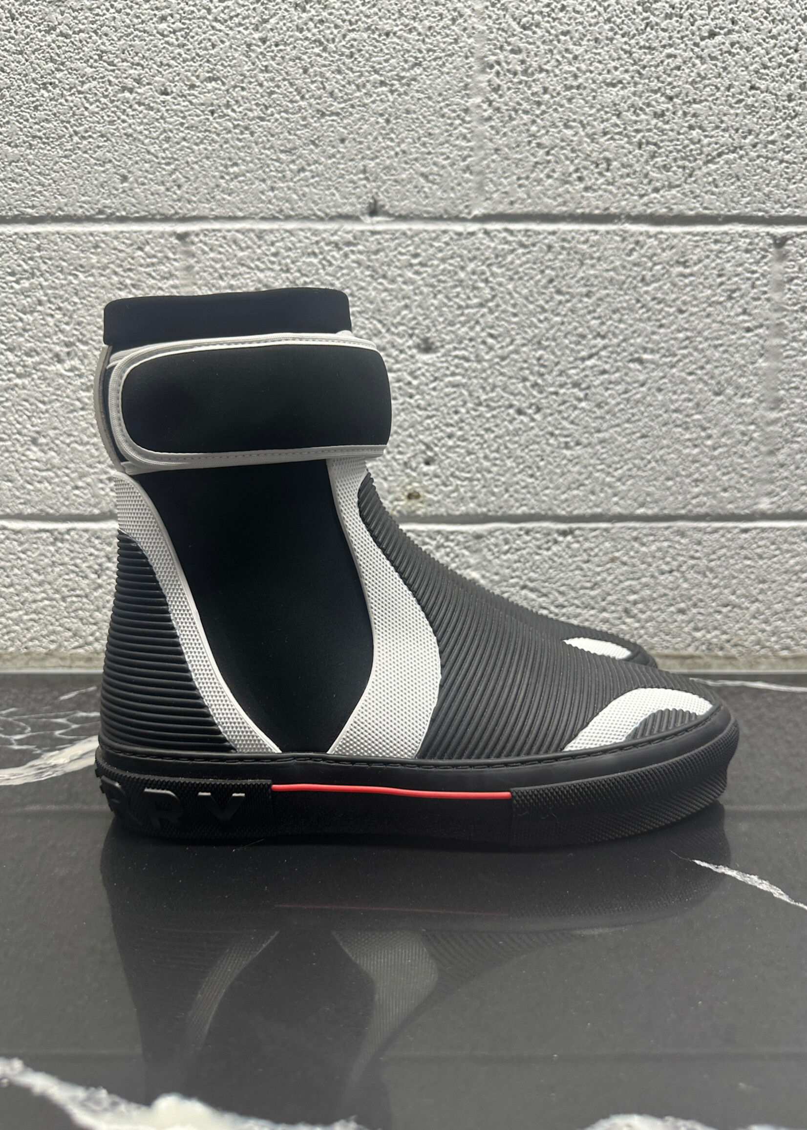 Burberry Black High Top velcro Sneakers 41/Masc 8