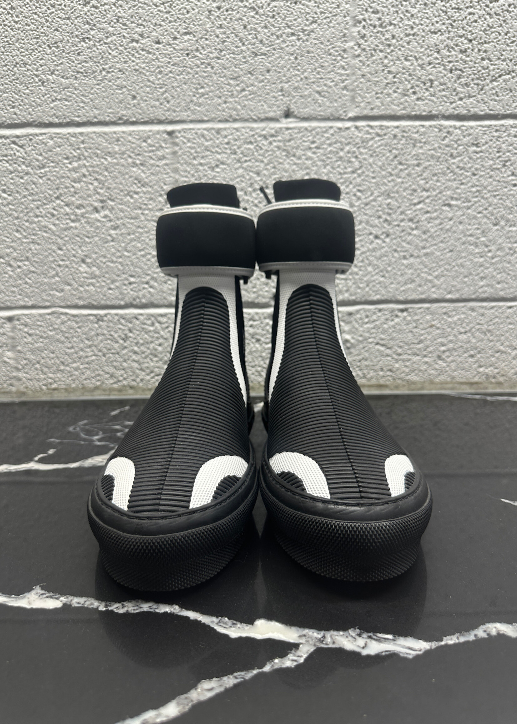 Burberry Black High Top velcro Sneakers 41/Masc 8