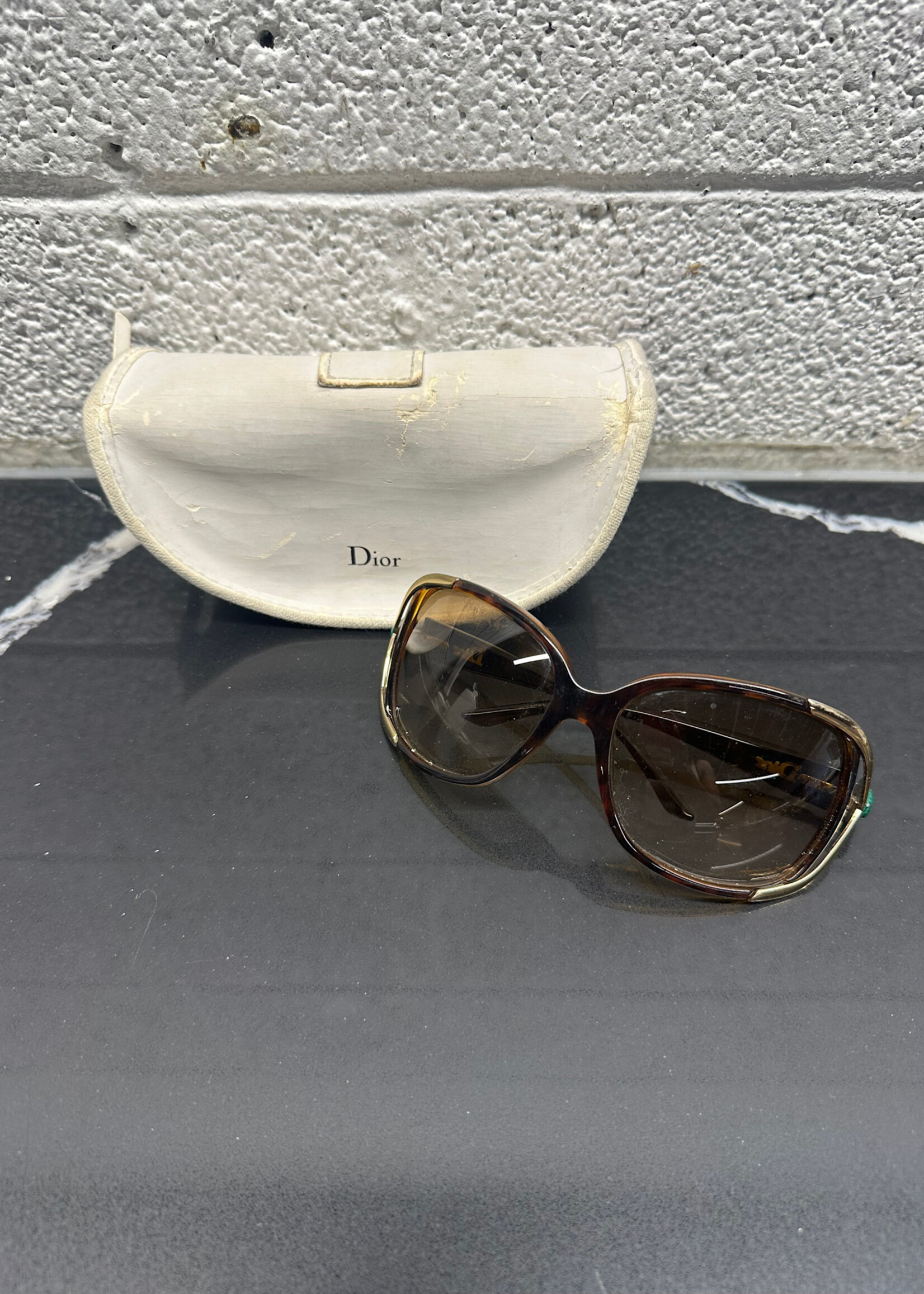 DIOR TORTOISE SHELL SUNGLASSES