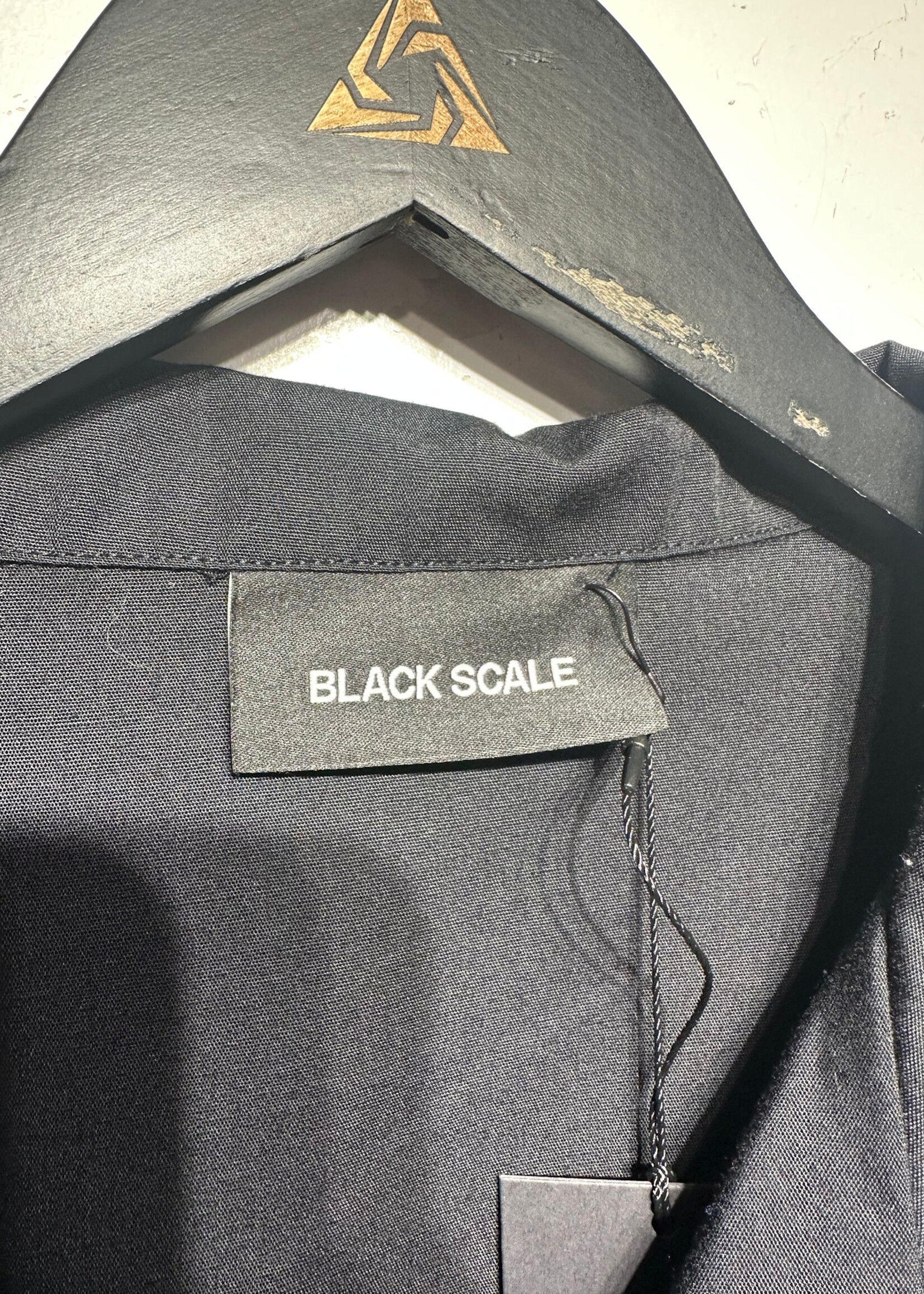 Black Scale Black Button Up Shirt XL