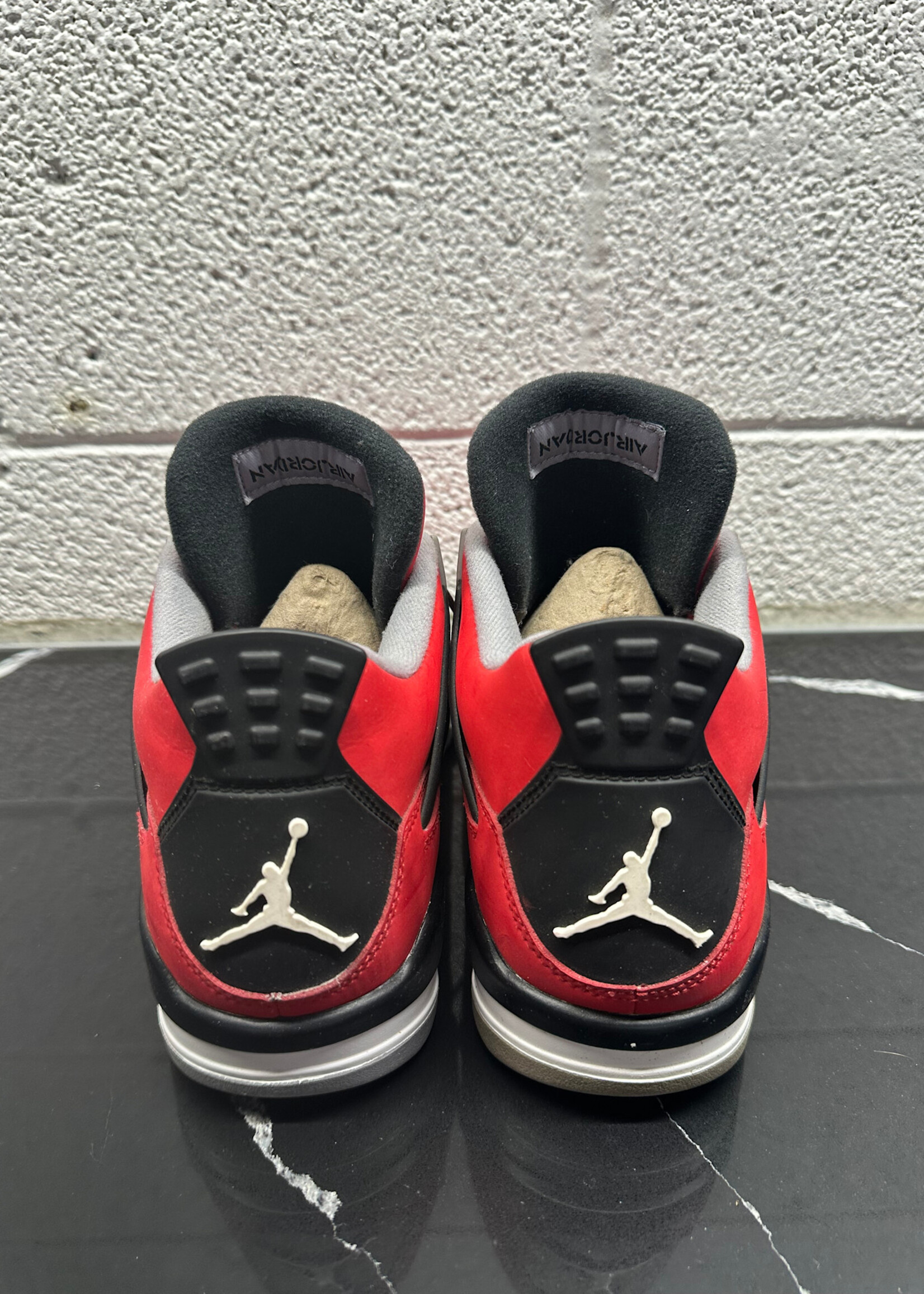 Nike Red and White Air Jordans Low Fem 8.5