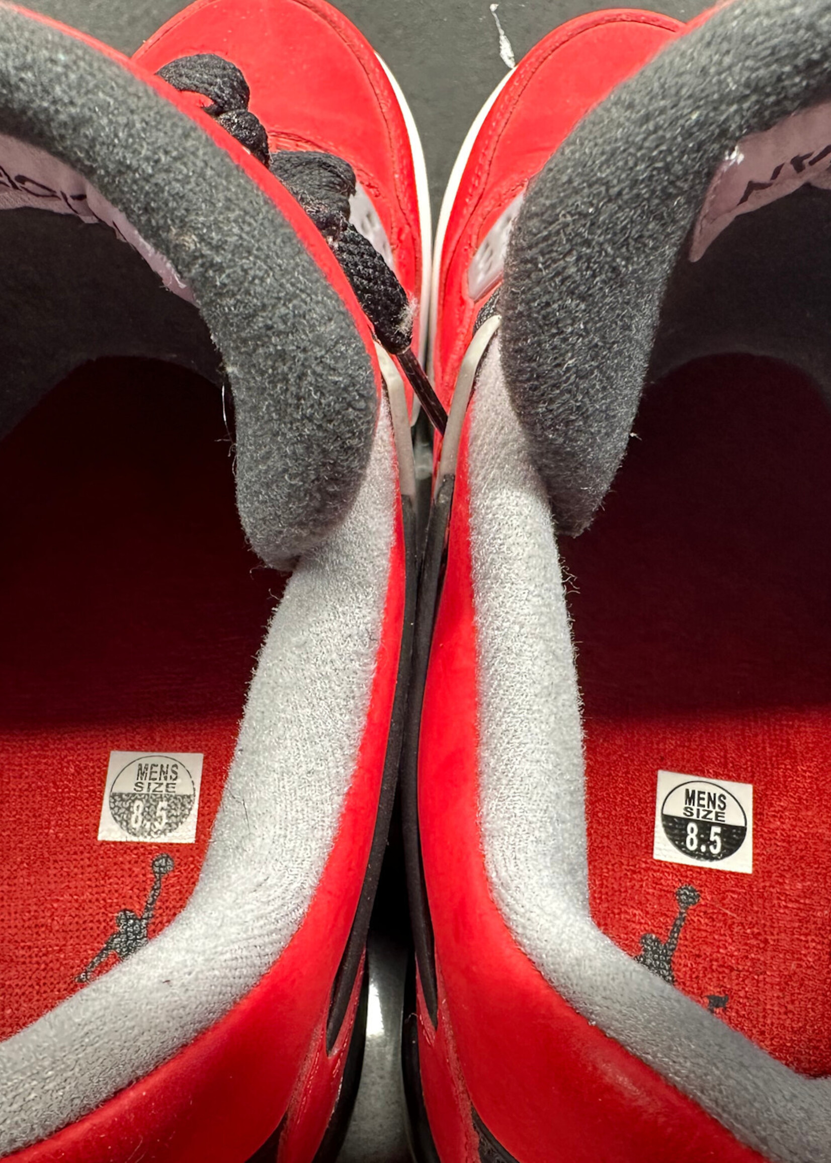 Nike Red and White Air Jordans Low Fem 8.5