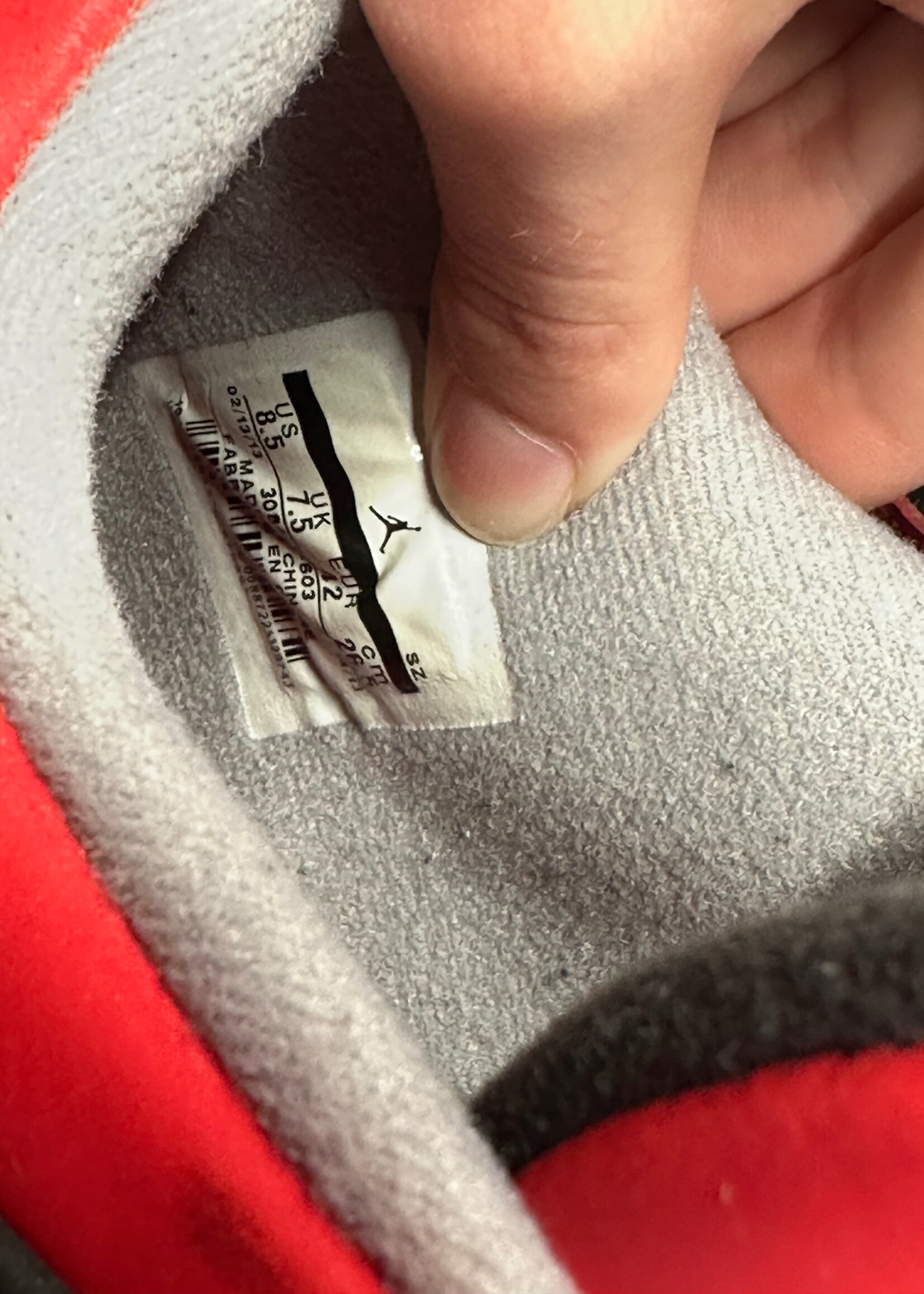 Nike Red and White Air Jordans Low Fem 8.5