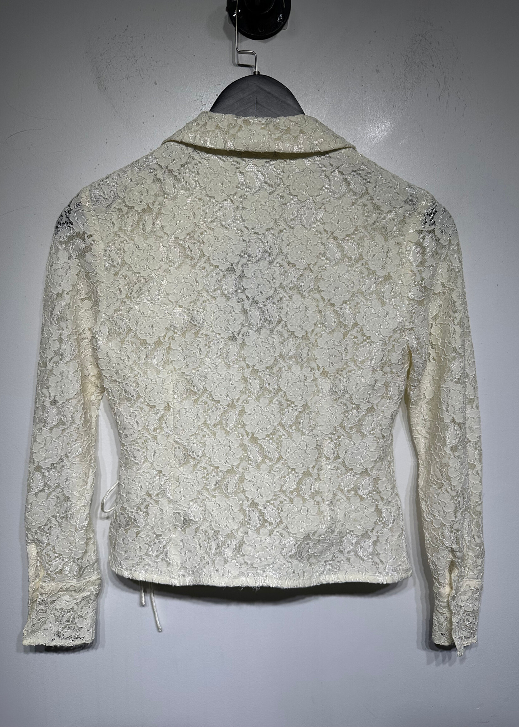 Petite Sophisticate Lace Front Tie Top Fem XS