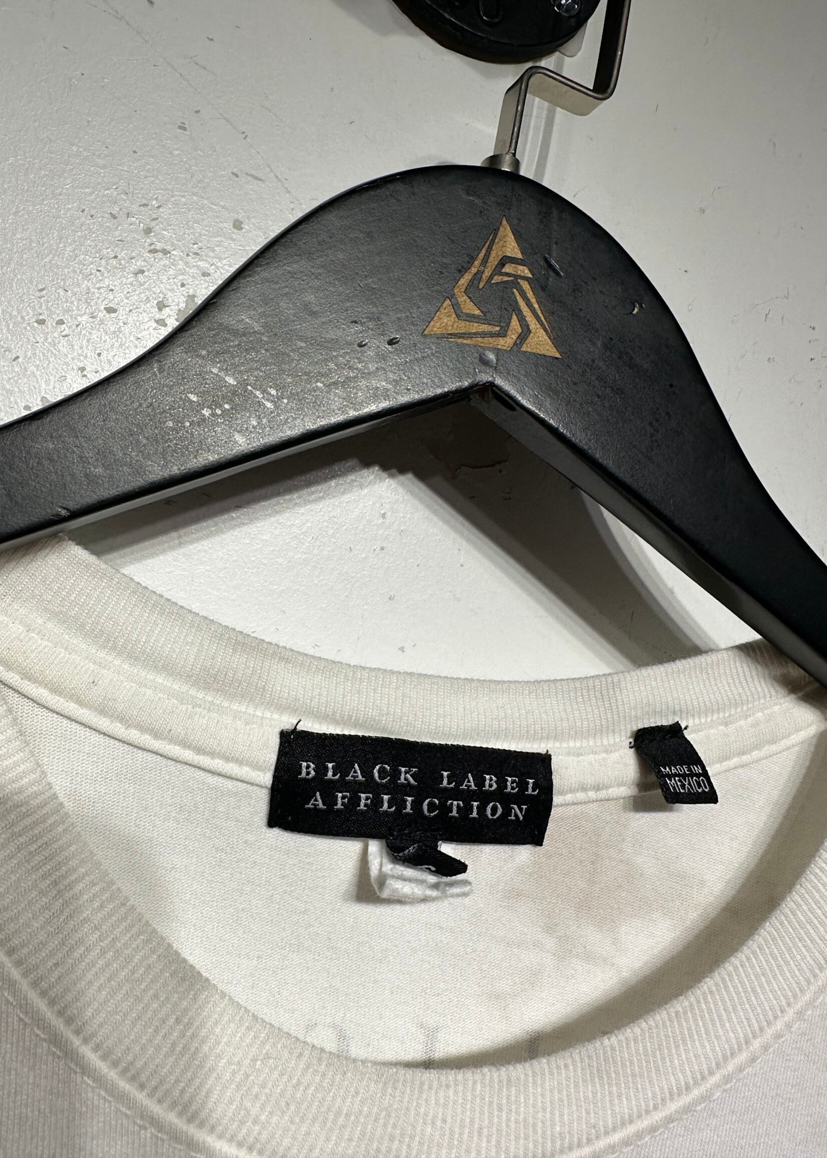 Affliction White Skull Tribal Jewel Rhinestone Tee L