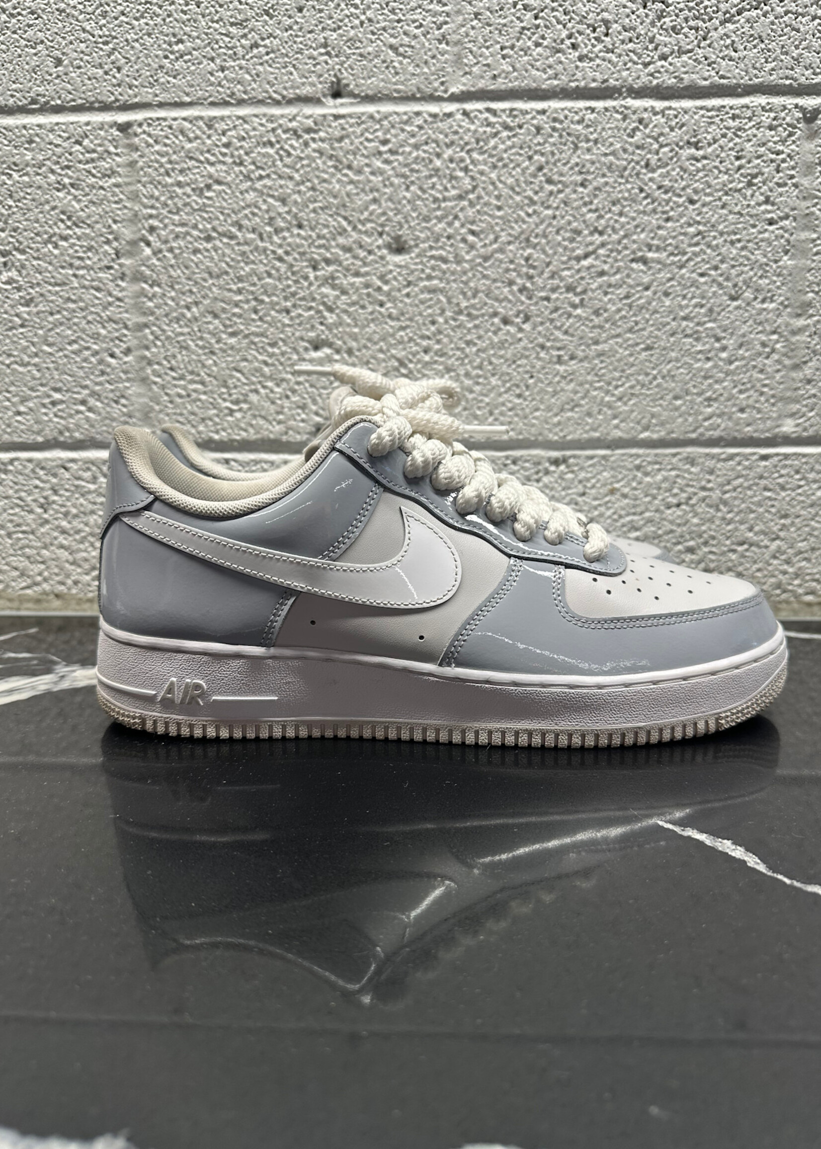 Nike AF1 07 LV8 Grey Patent Masc 10.5