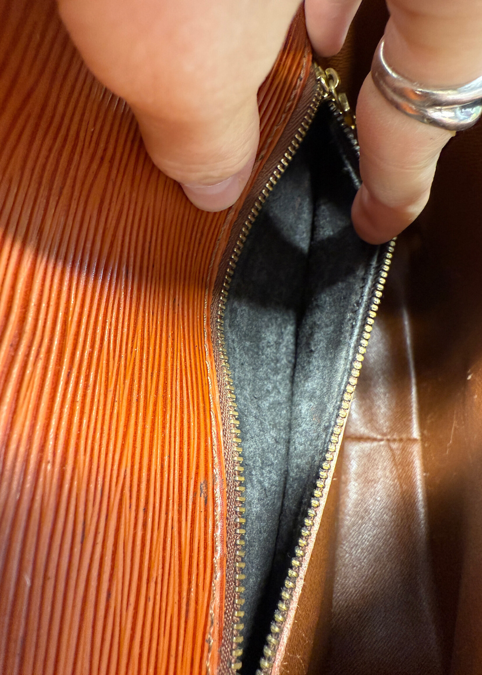 Louis Vuitton Vintage Epi 'Saint Cloud' Crossbody