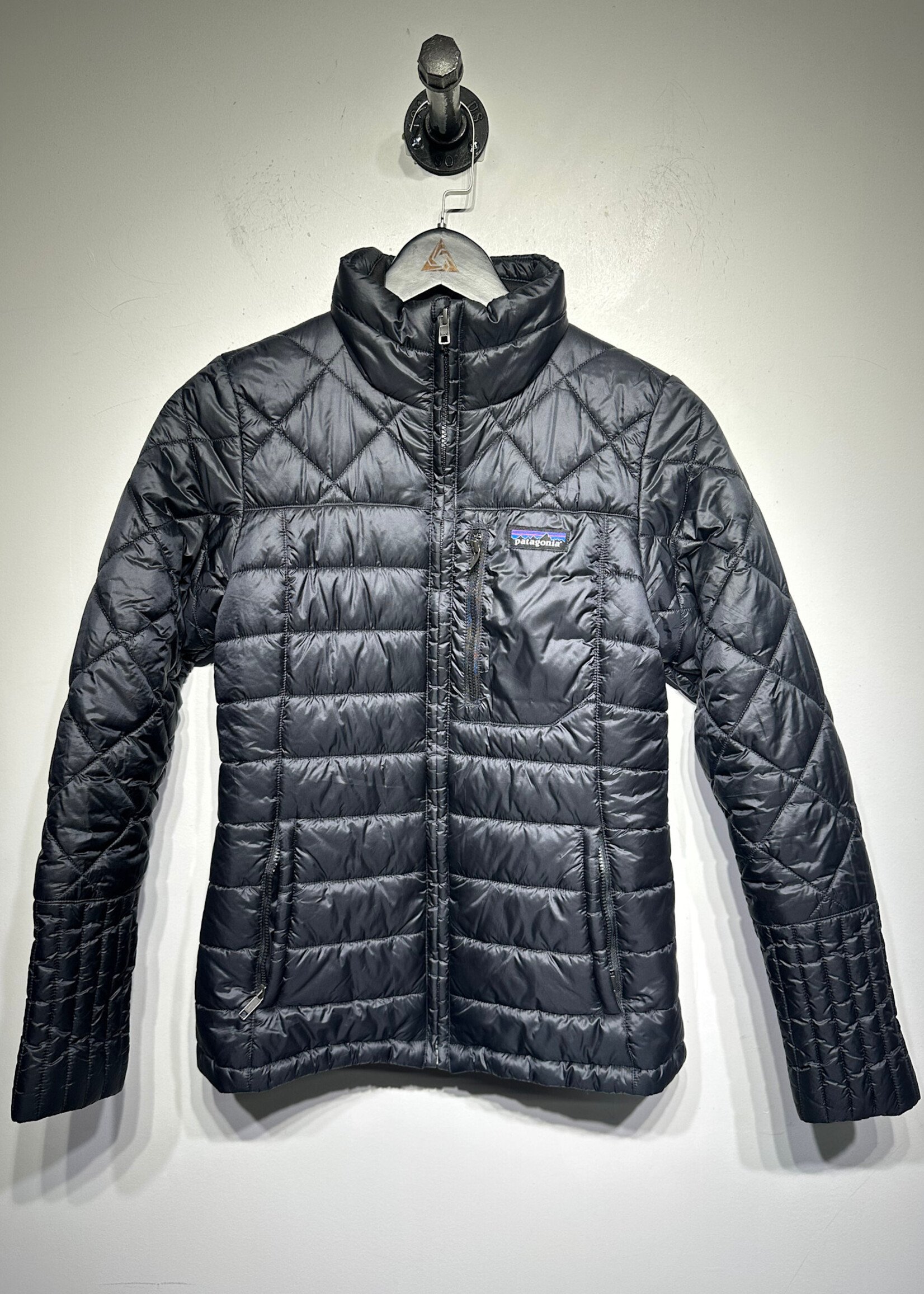 Patagonia NWT Black Puffer Jacket XS