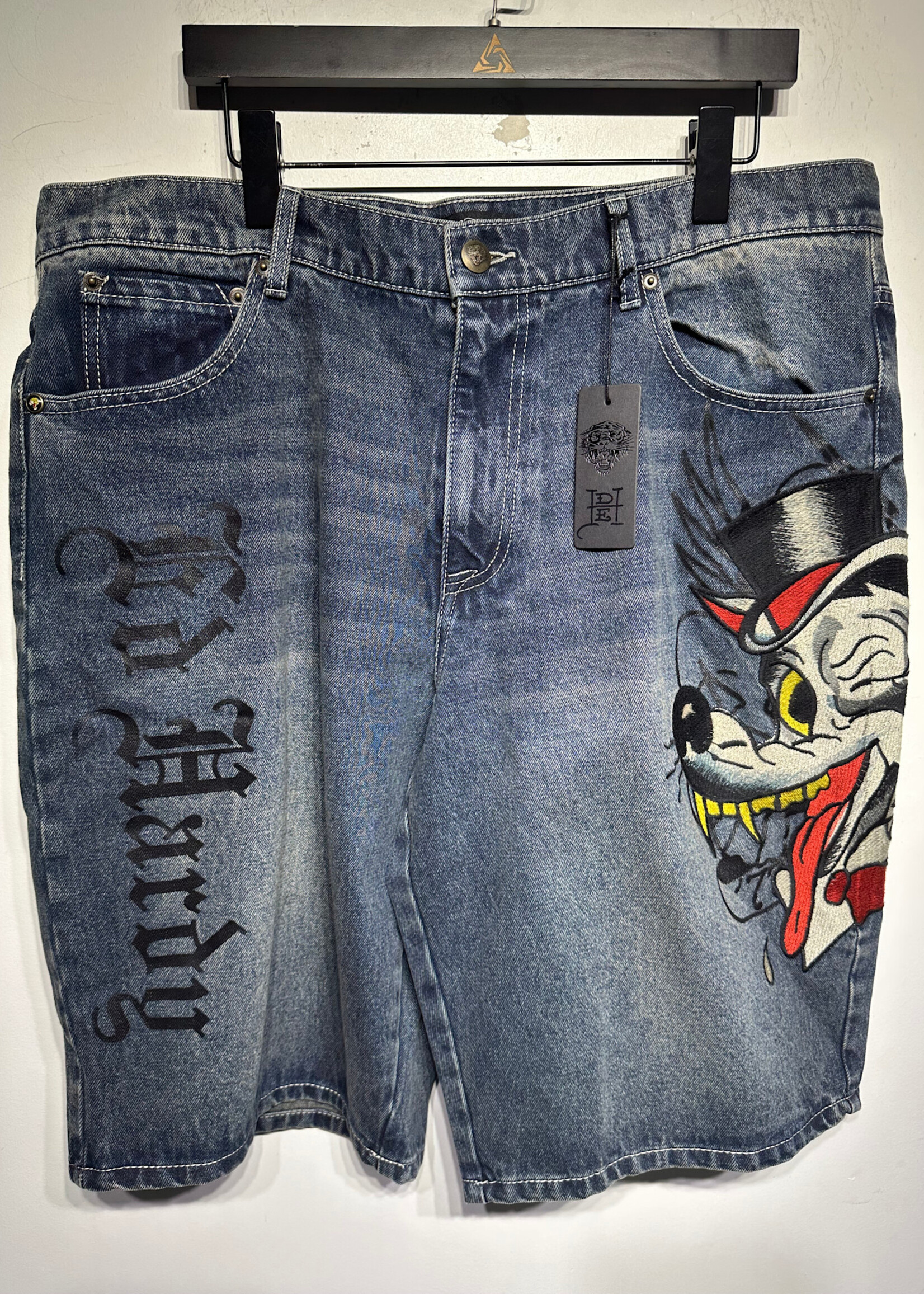 Ed Hardy NWT Wolf Old English Logo Jorts Masc 38"