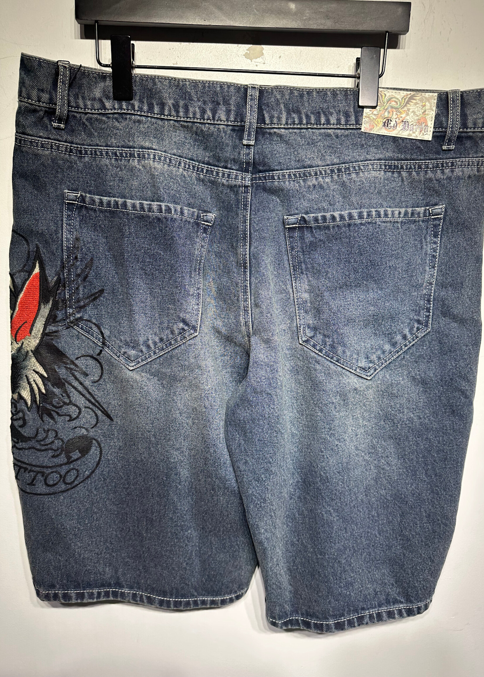 Ed Hardy NWT Wolf Old English Logo Jorts Masc 38"