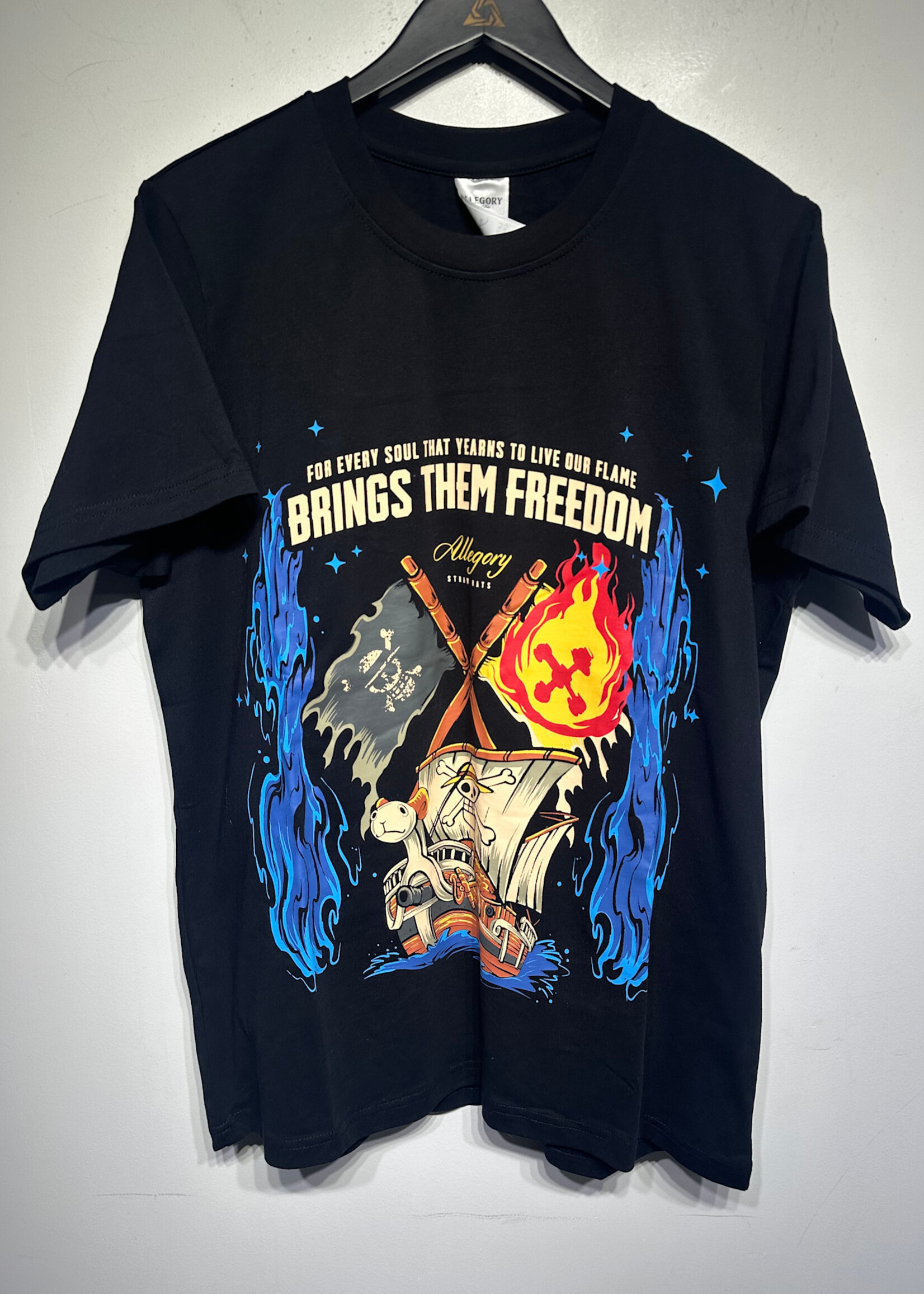 Allegory House Straw Hats Tee M