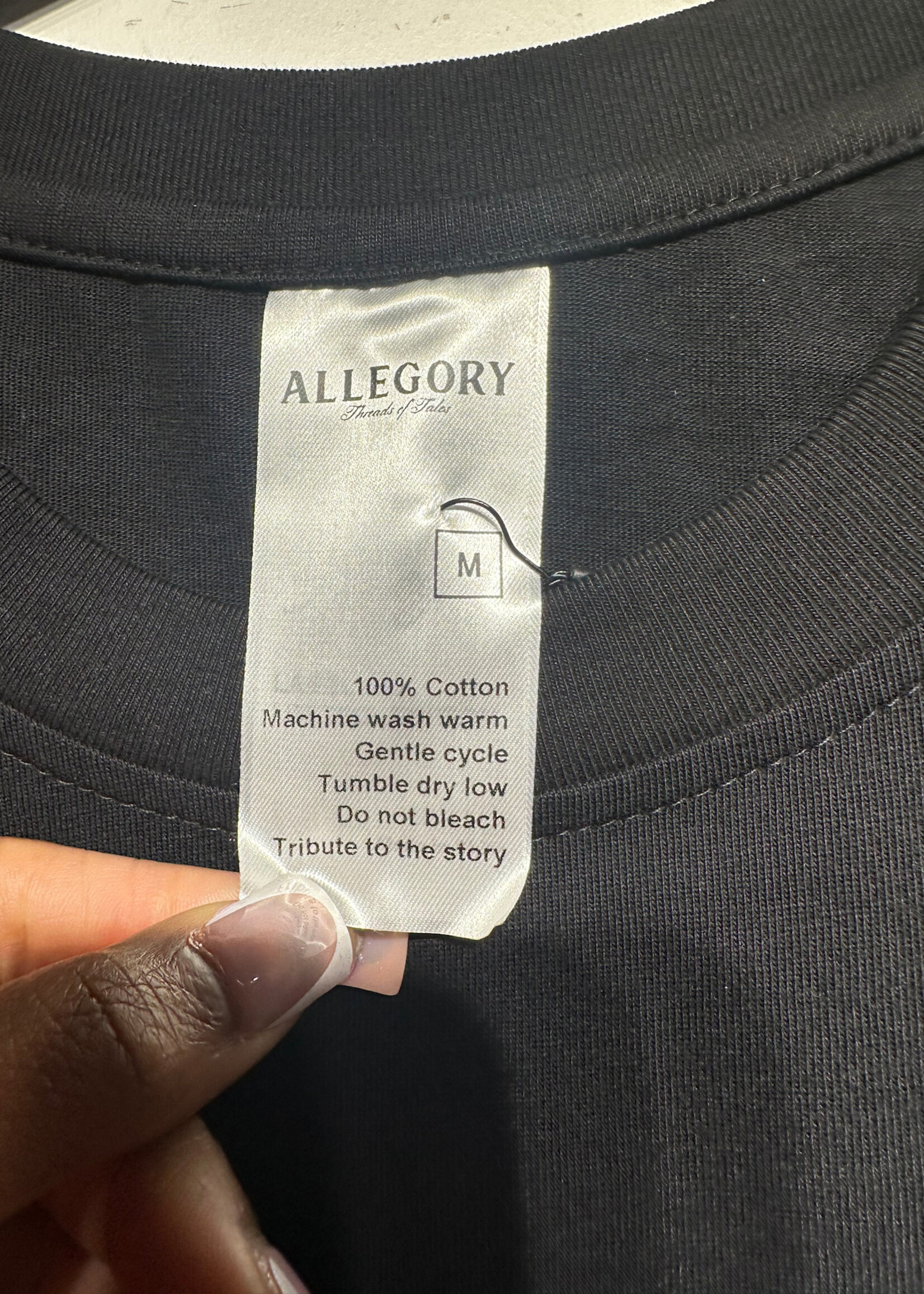 Allegory House Straw Hats Tee M