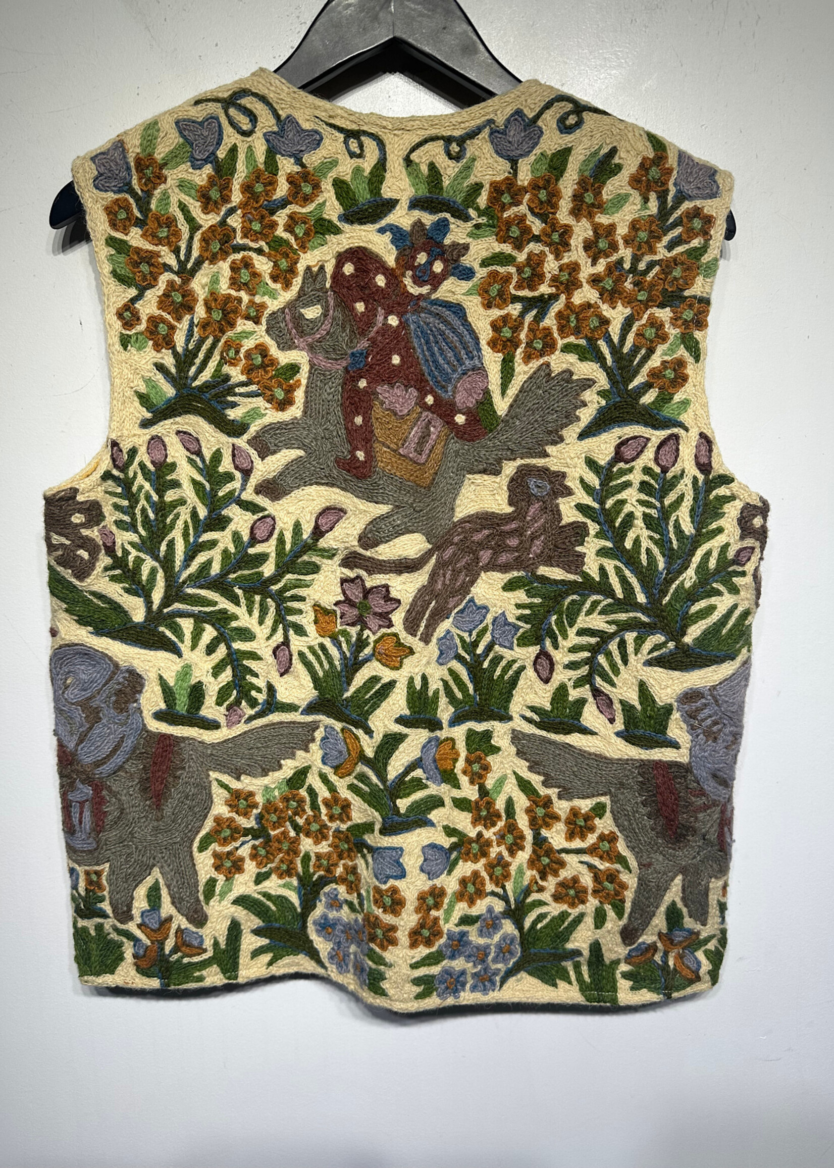 VINTAGE FLORAL CHAIN STITCH VEST XL