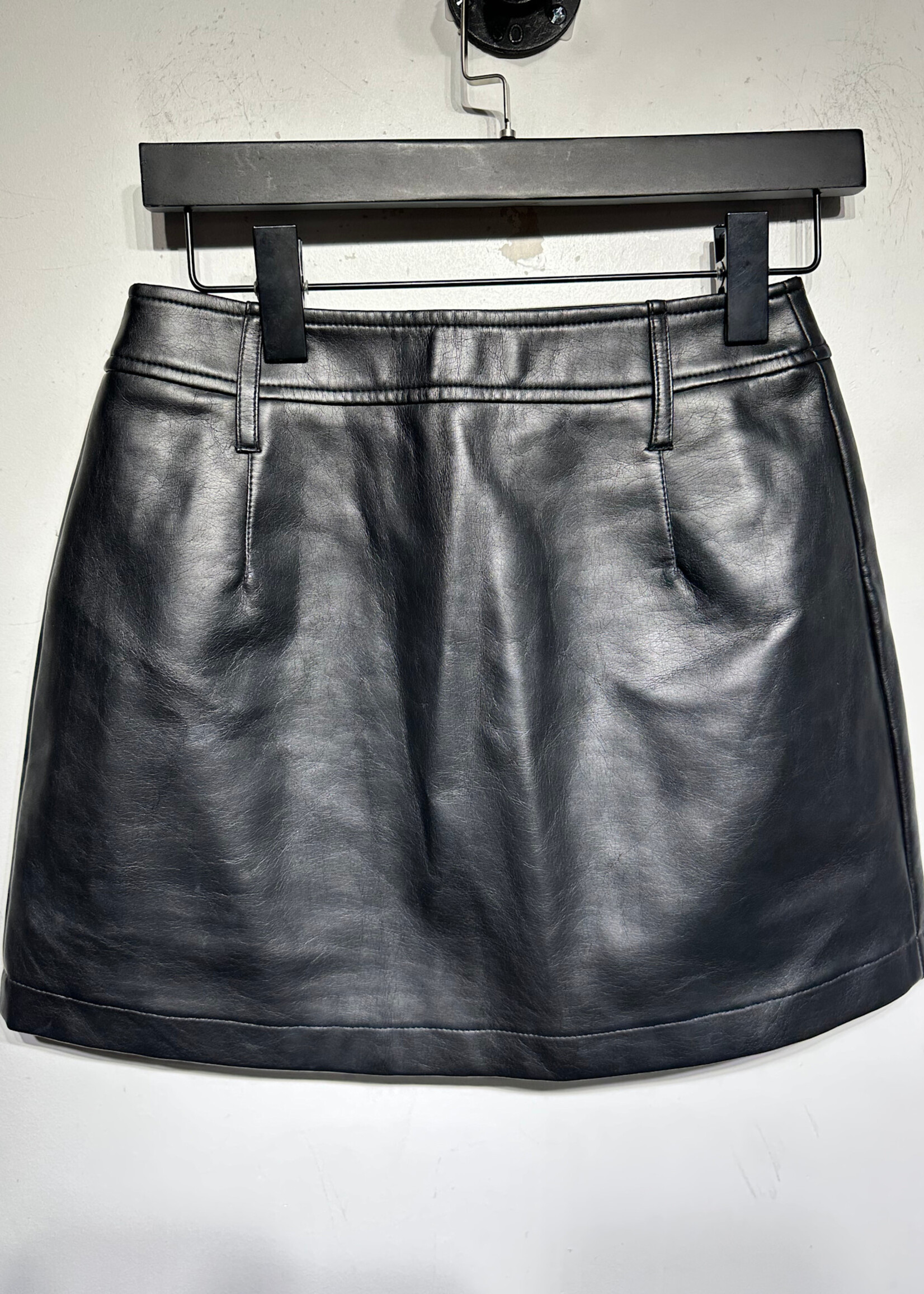 Guess Jeans USA Vtg Black Polyvinyl Skirt Fem 26"