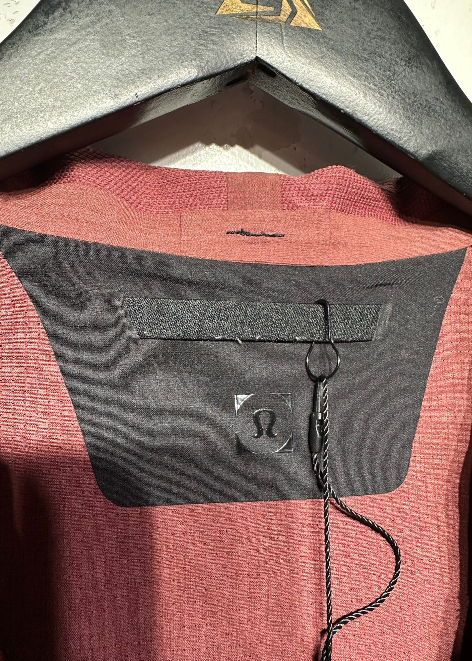 Lululemon Soft Red Zip Lightweight Jacket Fem S