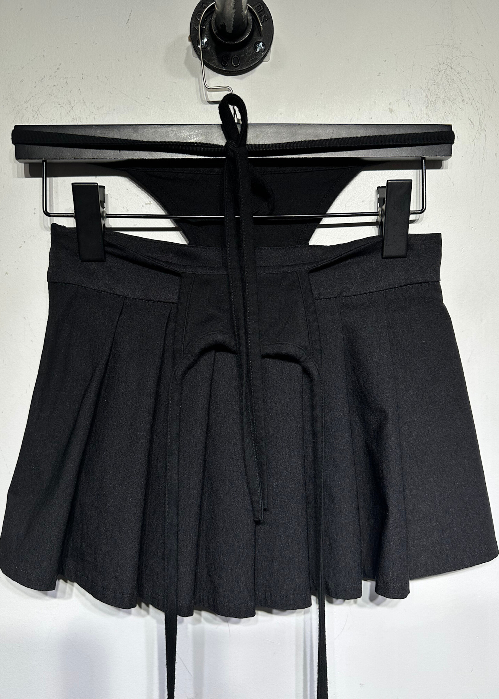 Omighty Black Pleated Tie Skirt S/26