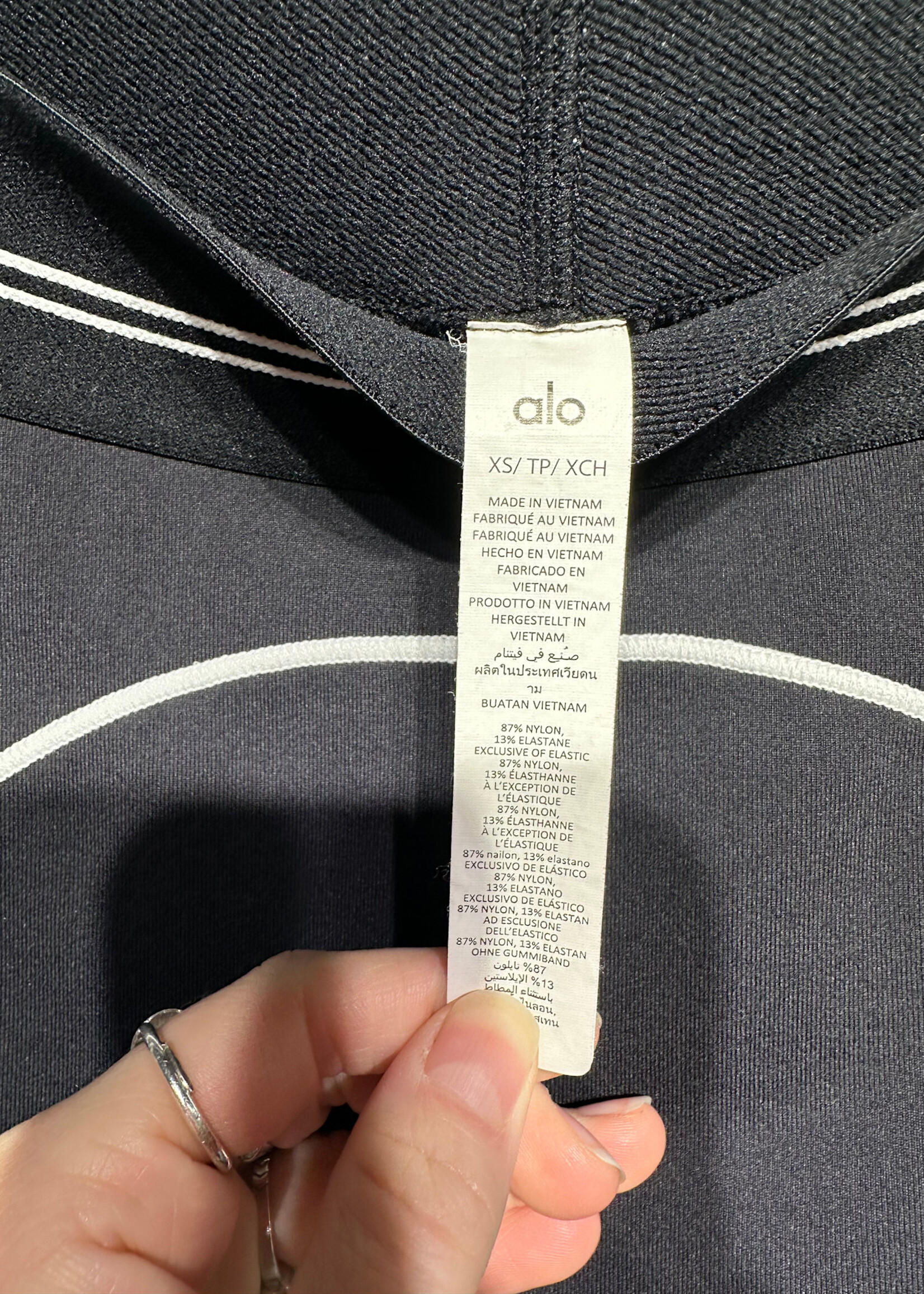 ALO Black/White Accented Workout Set Fem XS