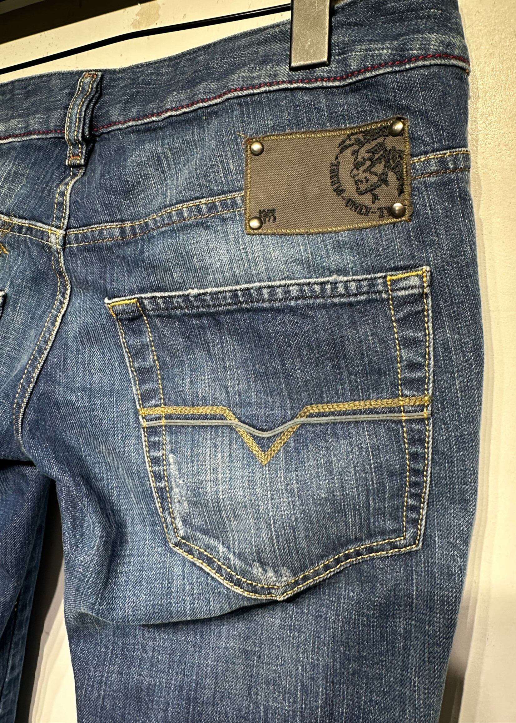 Diesel Y2K Ryoth Bootcut Jeans Fem 30