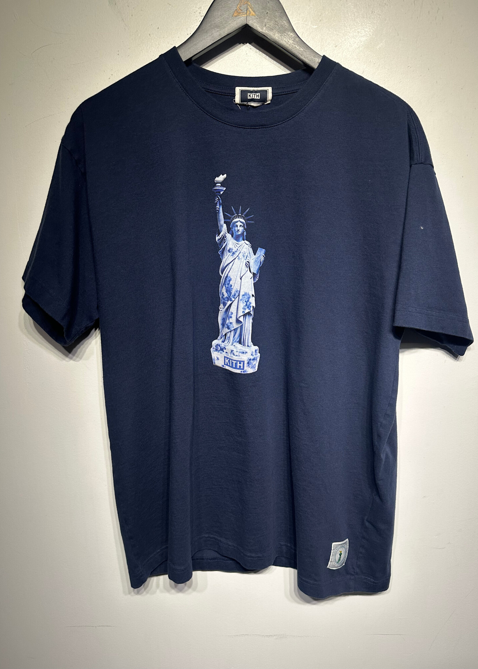 KITH Statue of Liberty Navy Blue Tee L